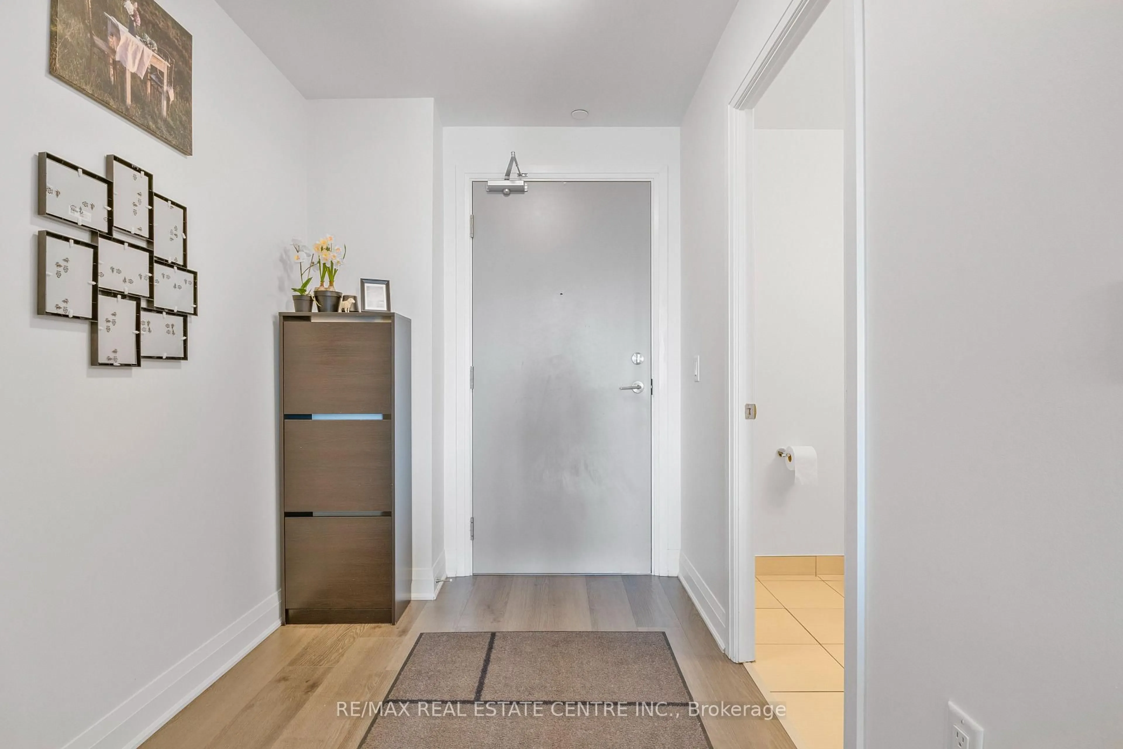 Indoor entryway for 3220 SHEPPARD Ave #309, Toronto Ontario M1T 3K3