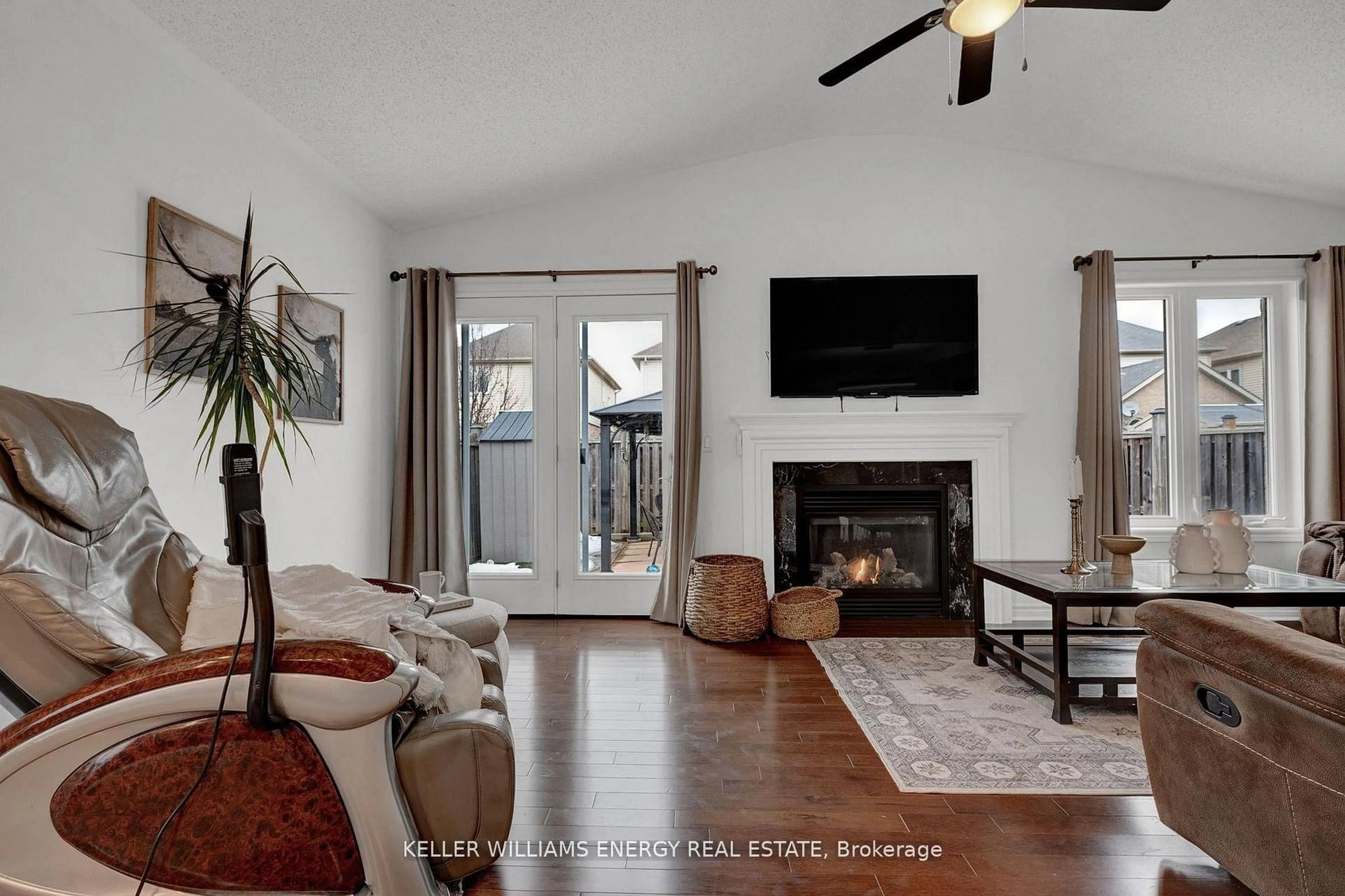 Living room with furniture, unknown for 1379 Wadebridge Cres, Oshawa Ontario L1K 3B1