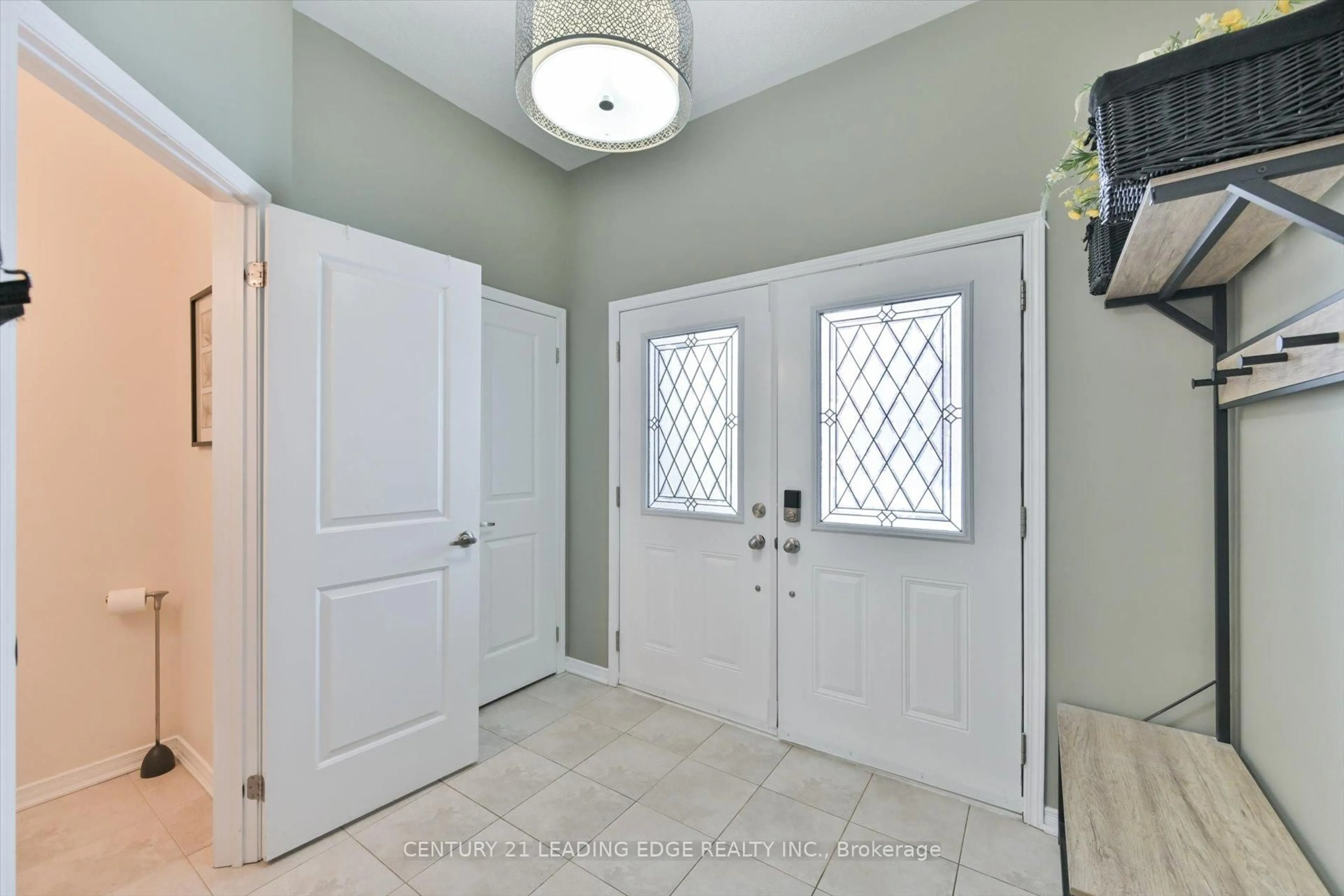 Indoor entryway for 3 Hadleigh Way, Whitby Ontario L1M 0L4