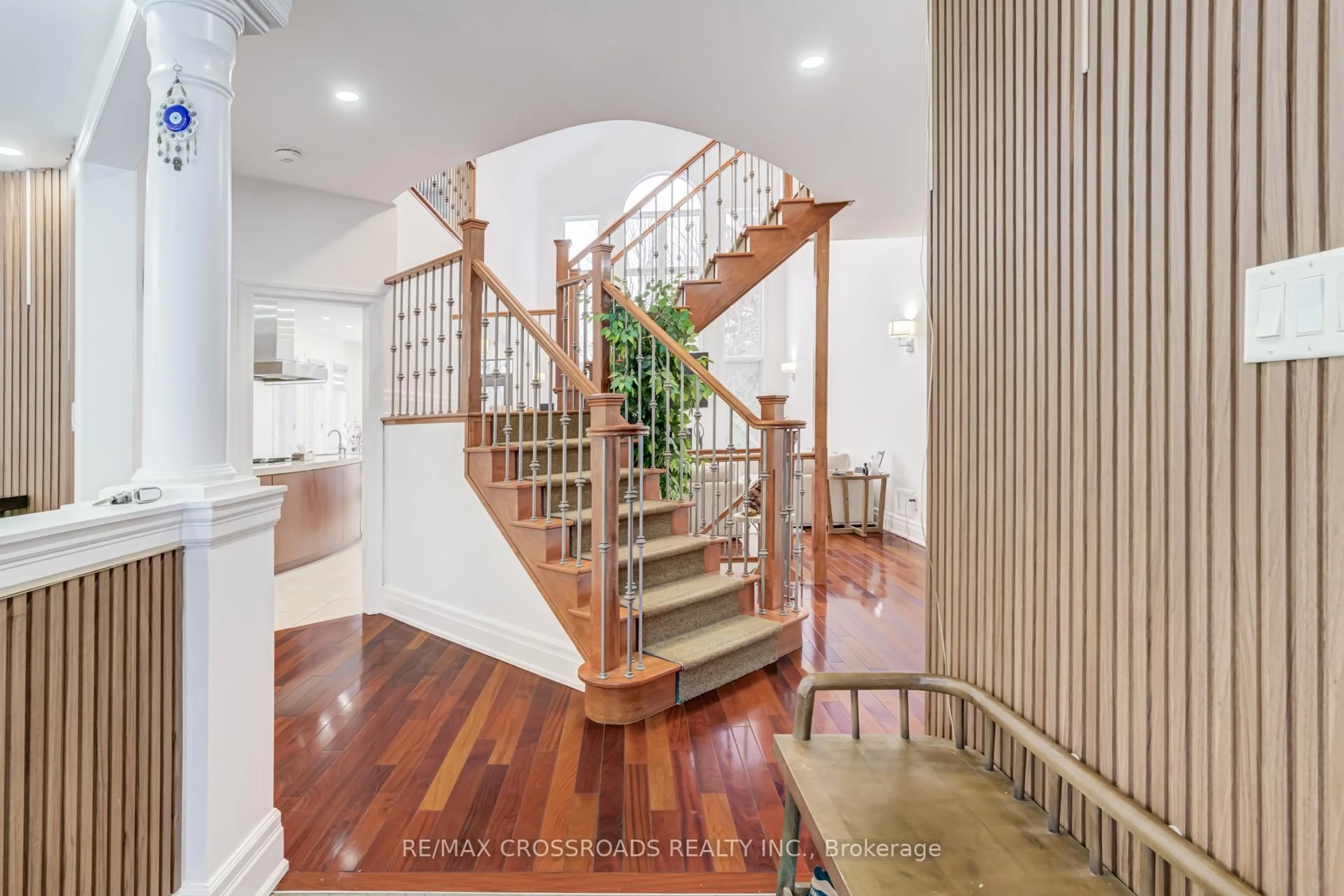 Indoor foyer for 1653 Goldenridge Rd, Pickering Ontario L1V 7J5
