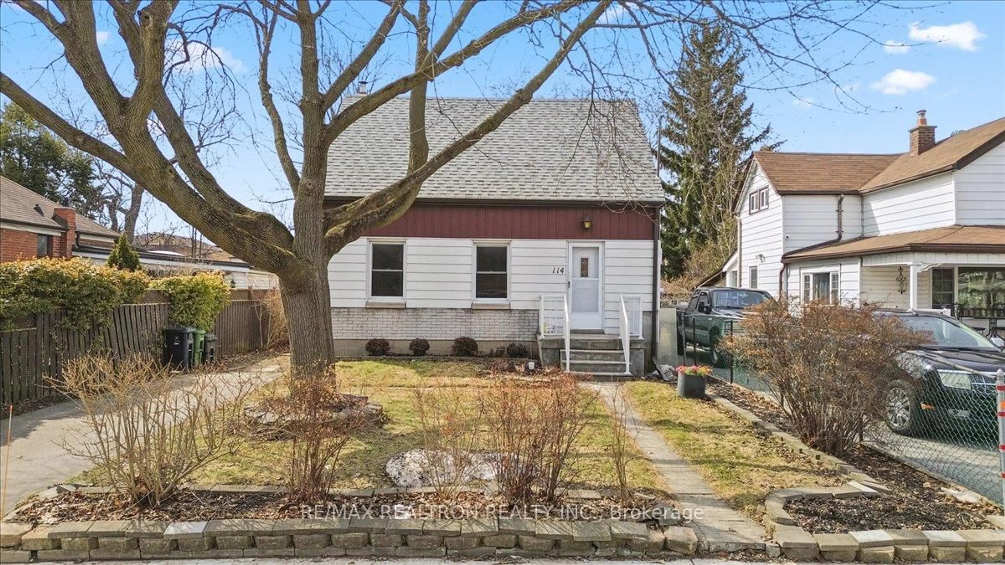 Unknown for 114 South Edgely Ave, Toronto Ontario M1N 3L1