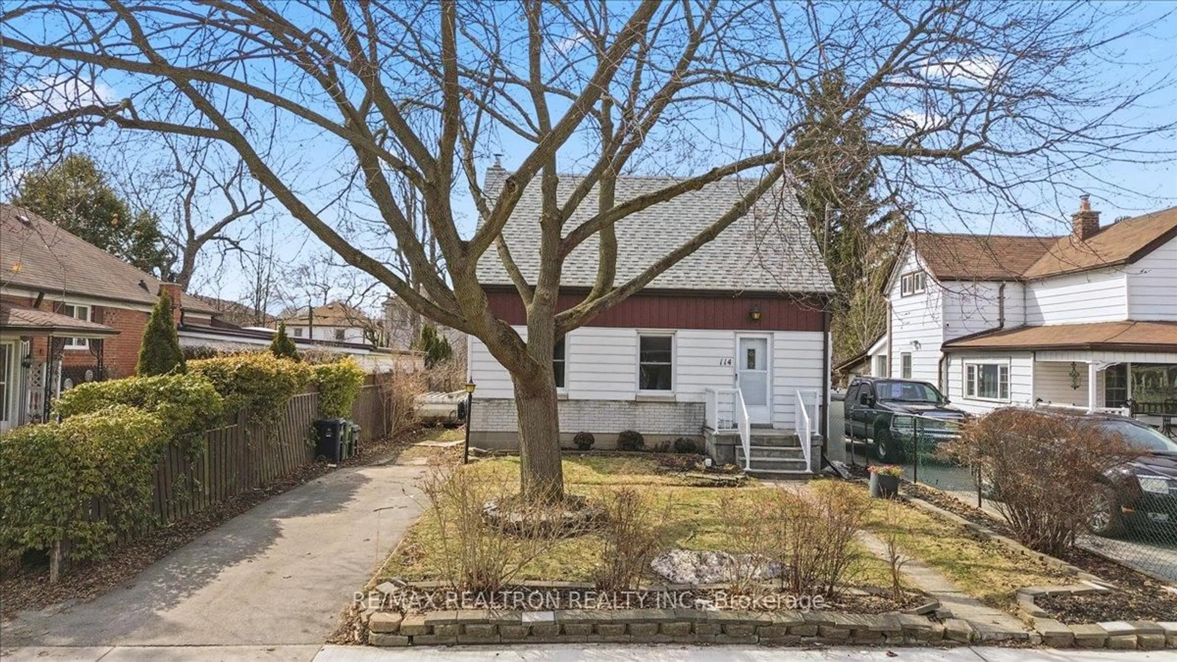 Unknown for 114 South Edgely Ave, Toronto Ontario M1N 3L1