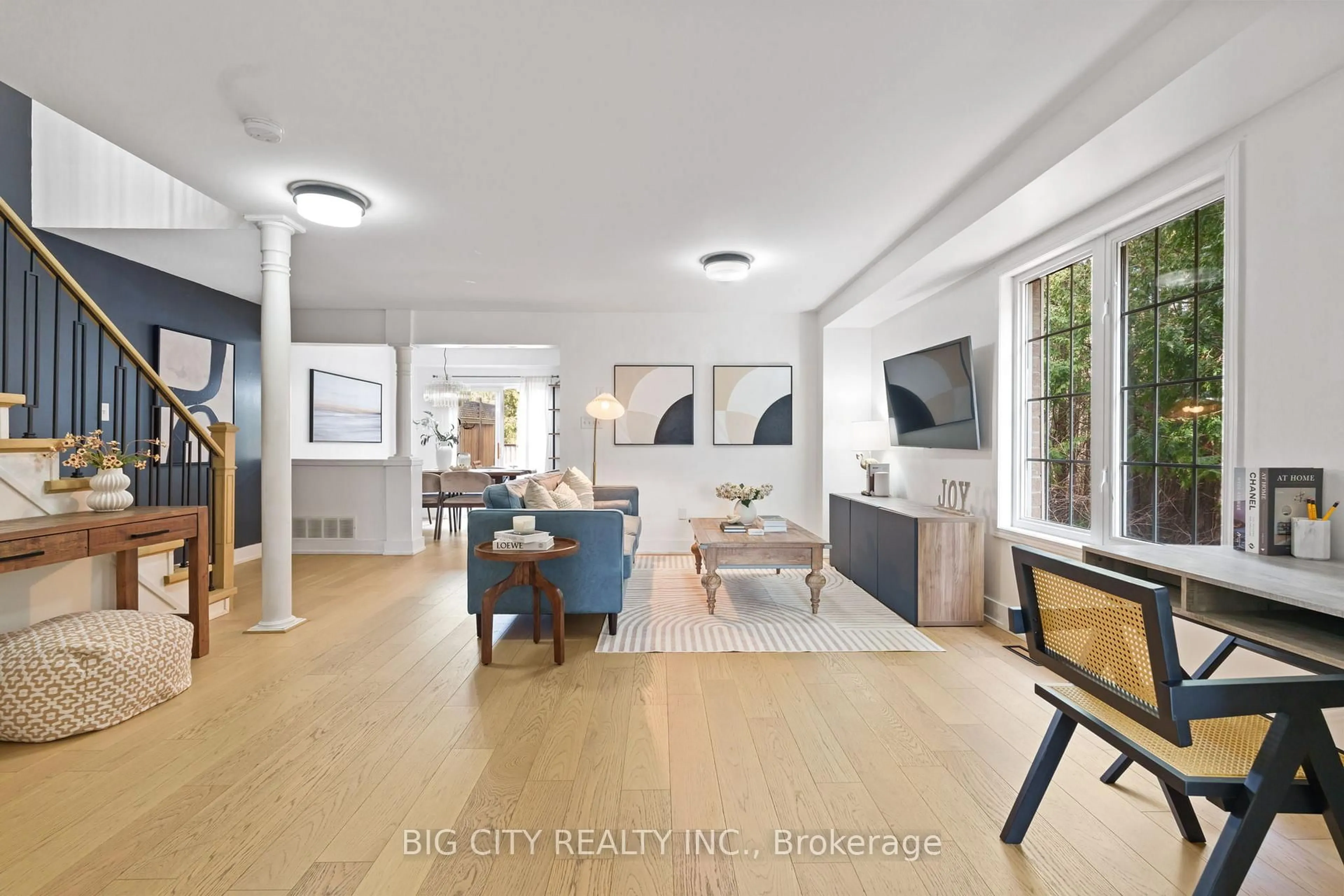 Unknown for 16 Amy Crt, Whitby Ontario L1R 3N7