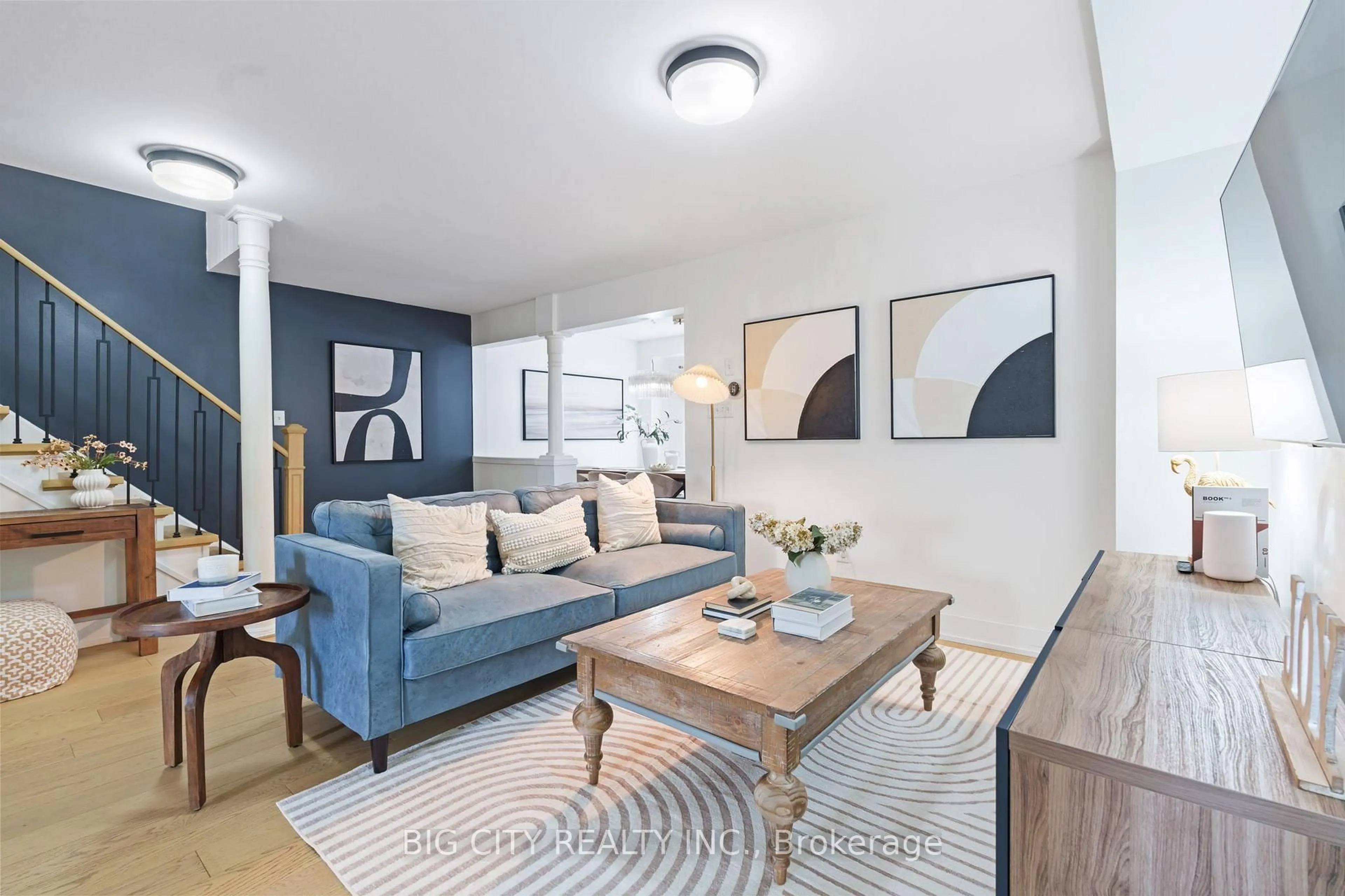 Living room with furniture, unknown for 16 Amy Crt, Whitby Ontario L1R 3N7