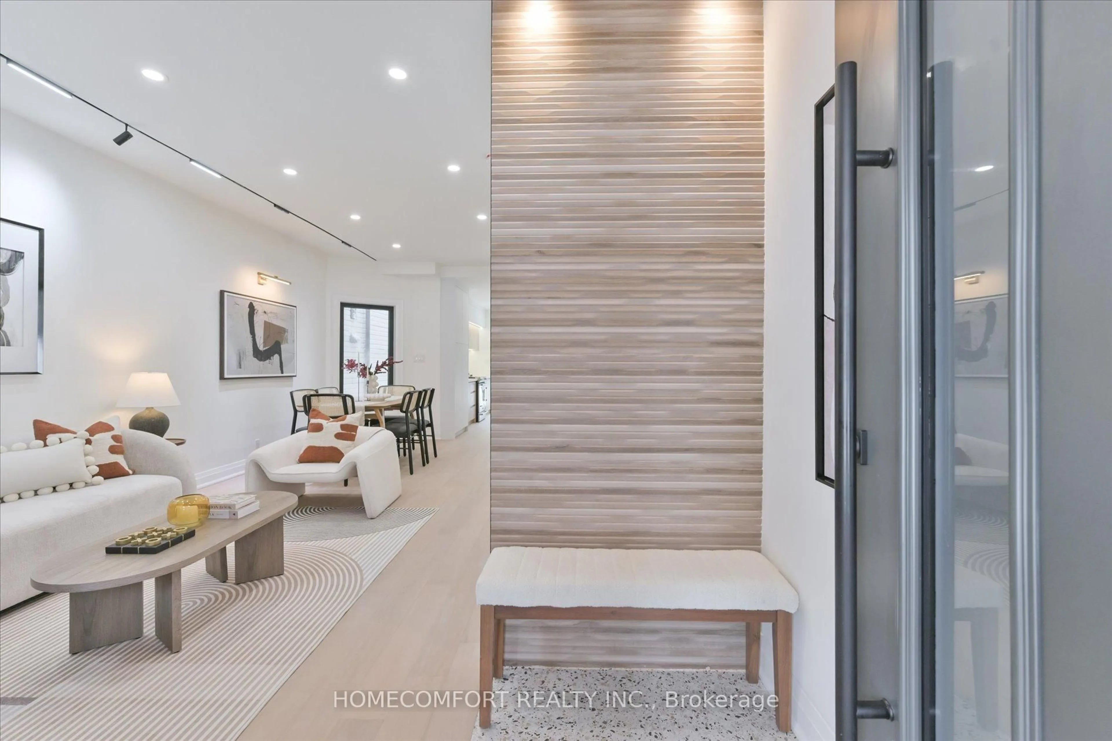 Indoor entryway for 192 Waverley Rd, Toronto Ontario M4L 3T3