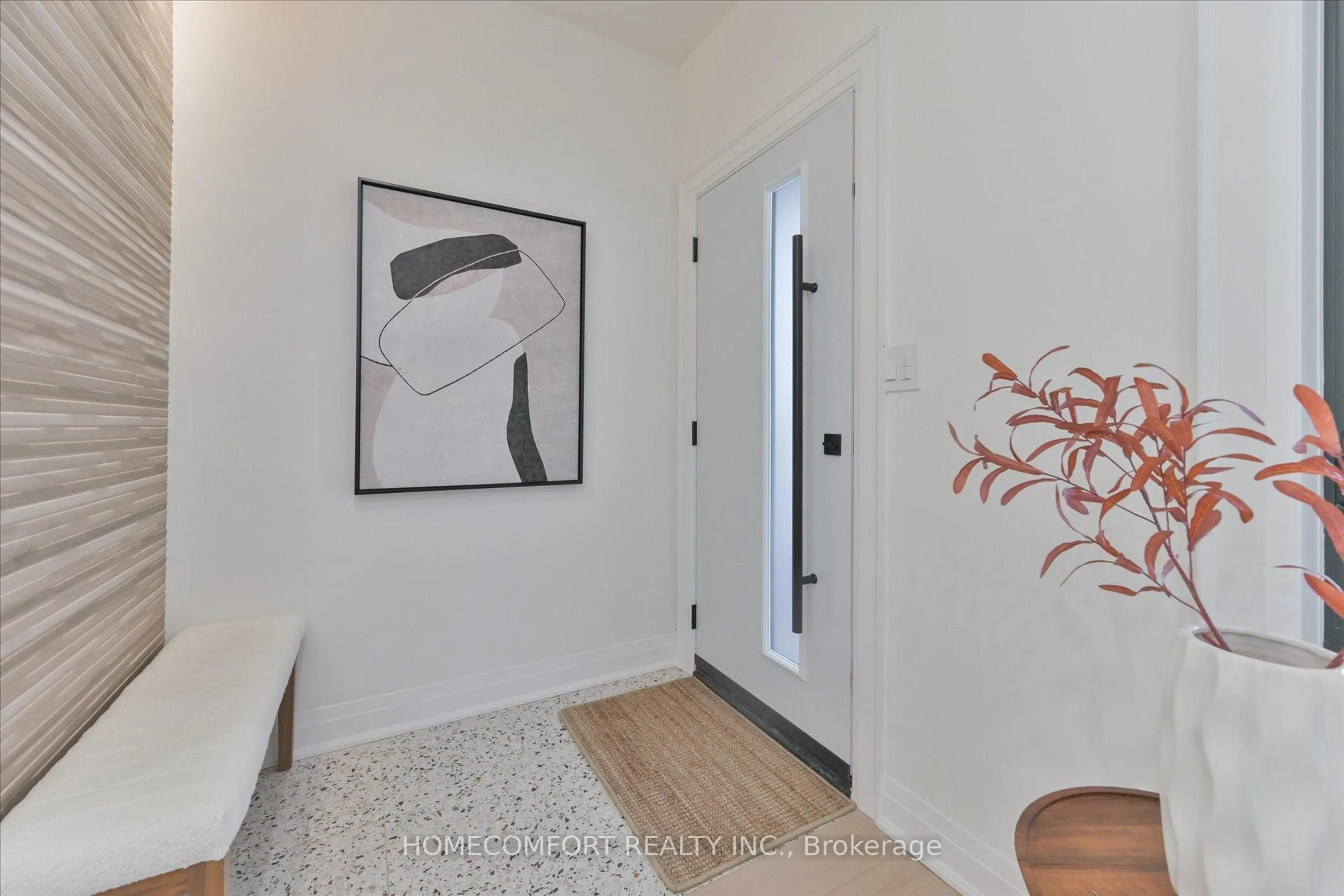 Indoor entryway for 192 Waverley Rd, Toronto Ontario M4L 3T3
