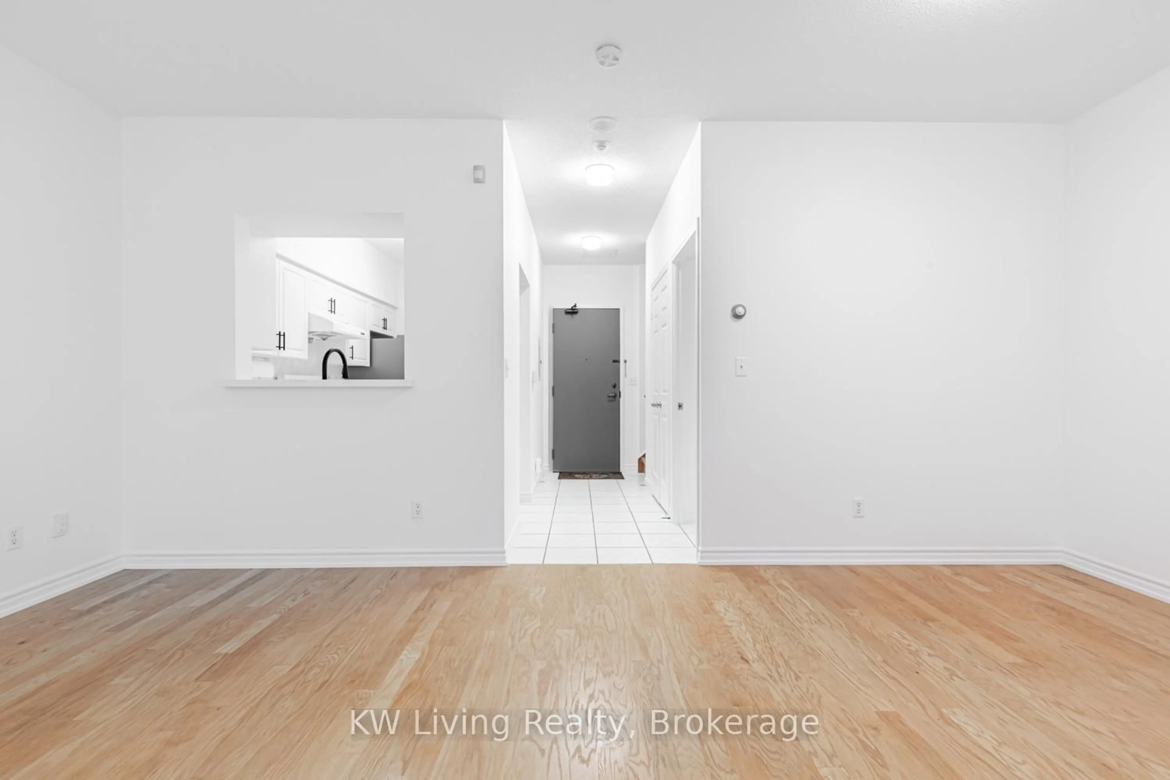 Indoor entryway for 5039 Finch Ave #TH02, Toronto Ontario M1S 5L6