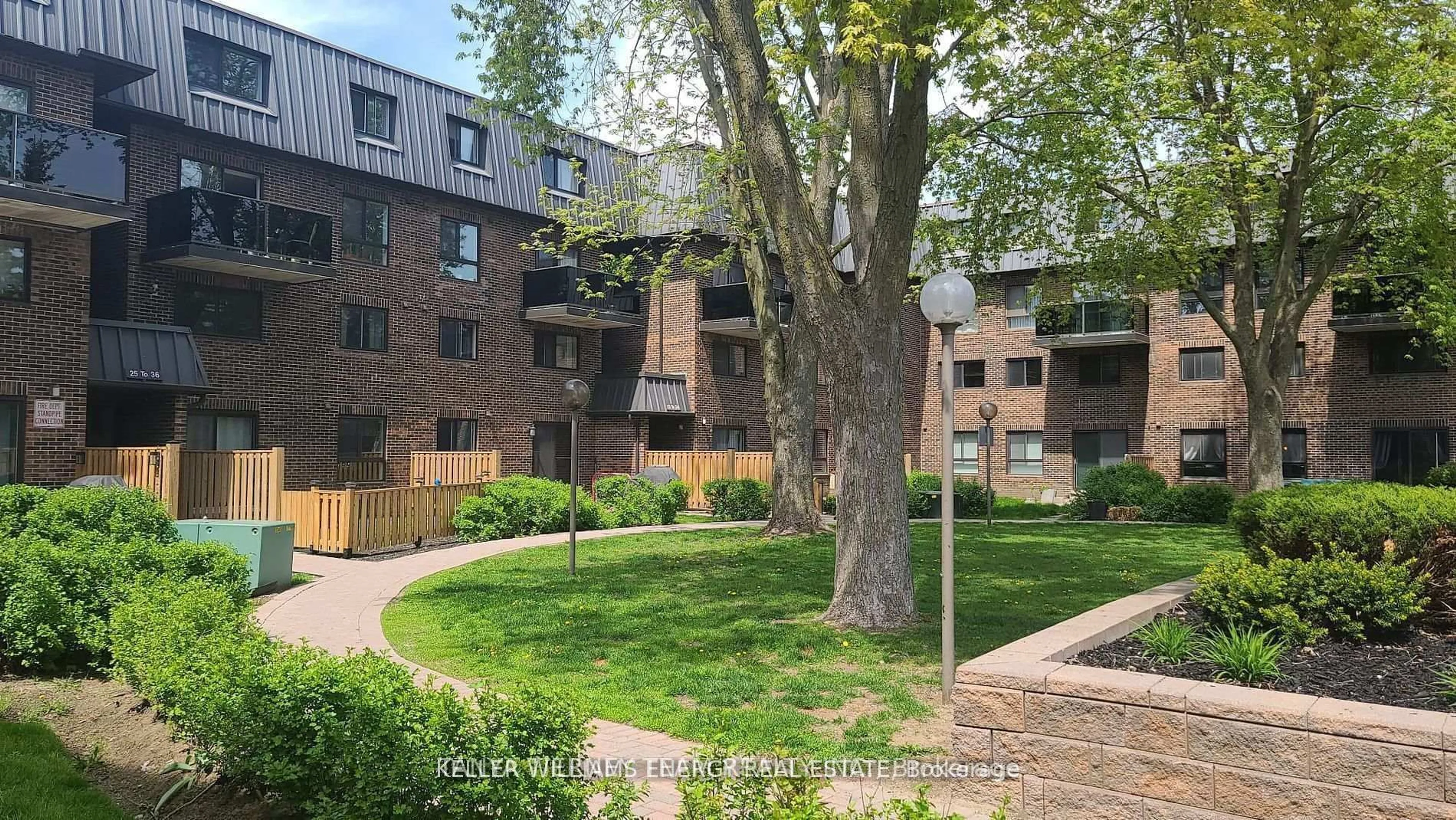 A pic from outside/outdoor area/front of a property/back of a property/a pic from drone, street for 43 Taunton Rd #48, Oshawa Ontario L1G 3T6