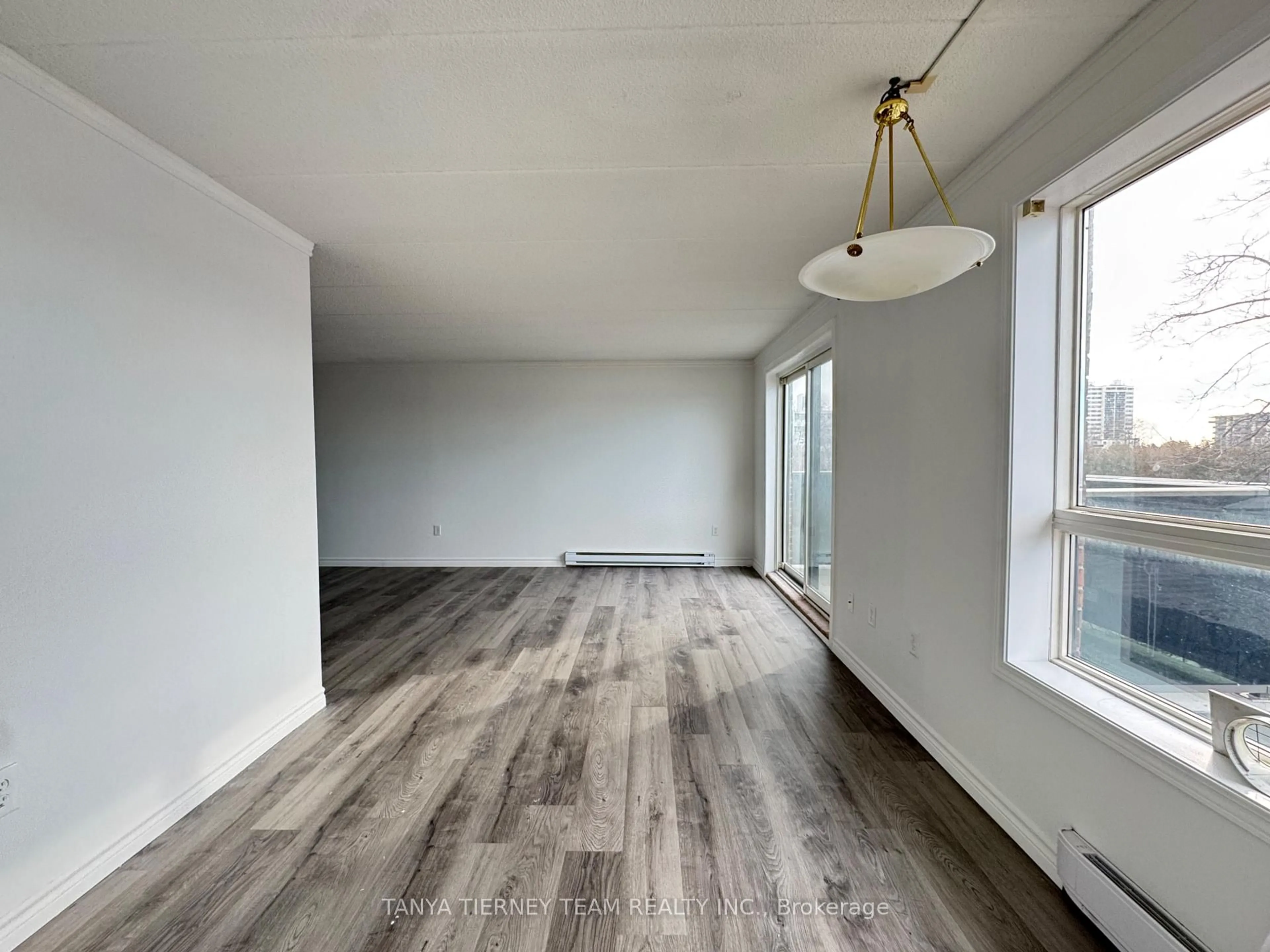 A pic of a room for 43 Taunton Rd #48, Oshawa Ontario L1G 3T6