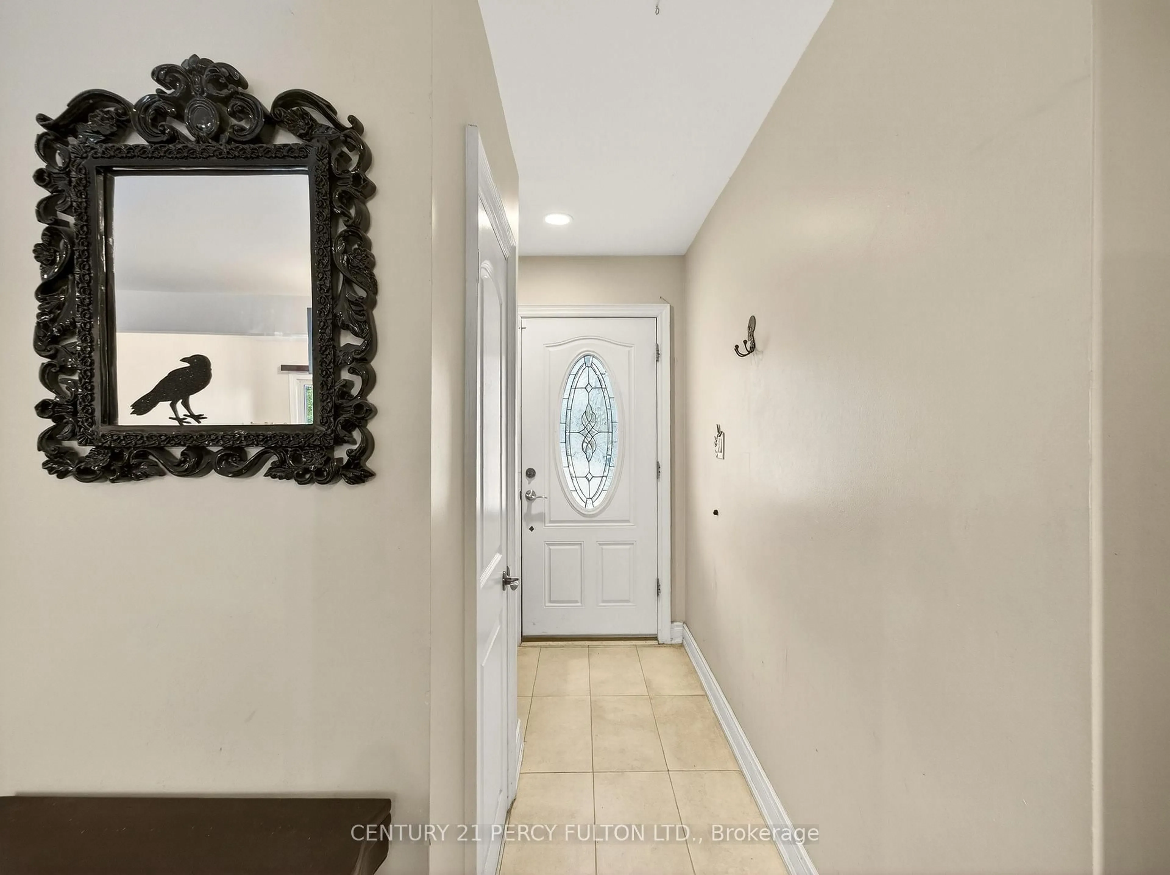 Indoor entryway for 840 Bem Ave, Pickering Ontario L1W 1X3