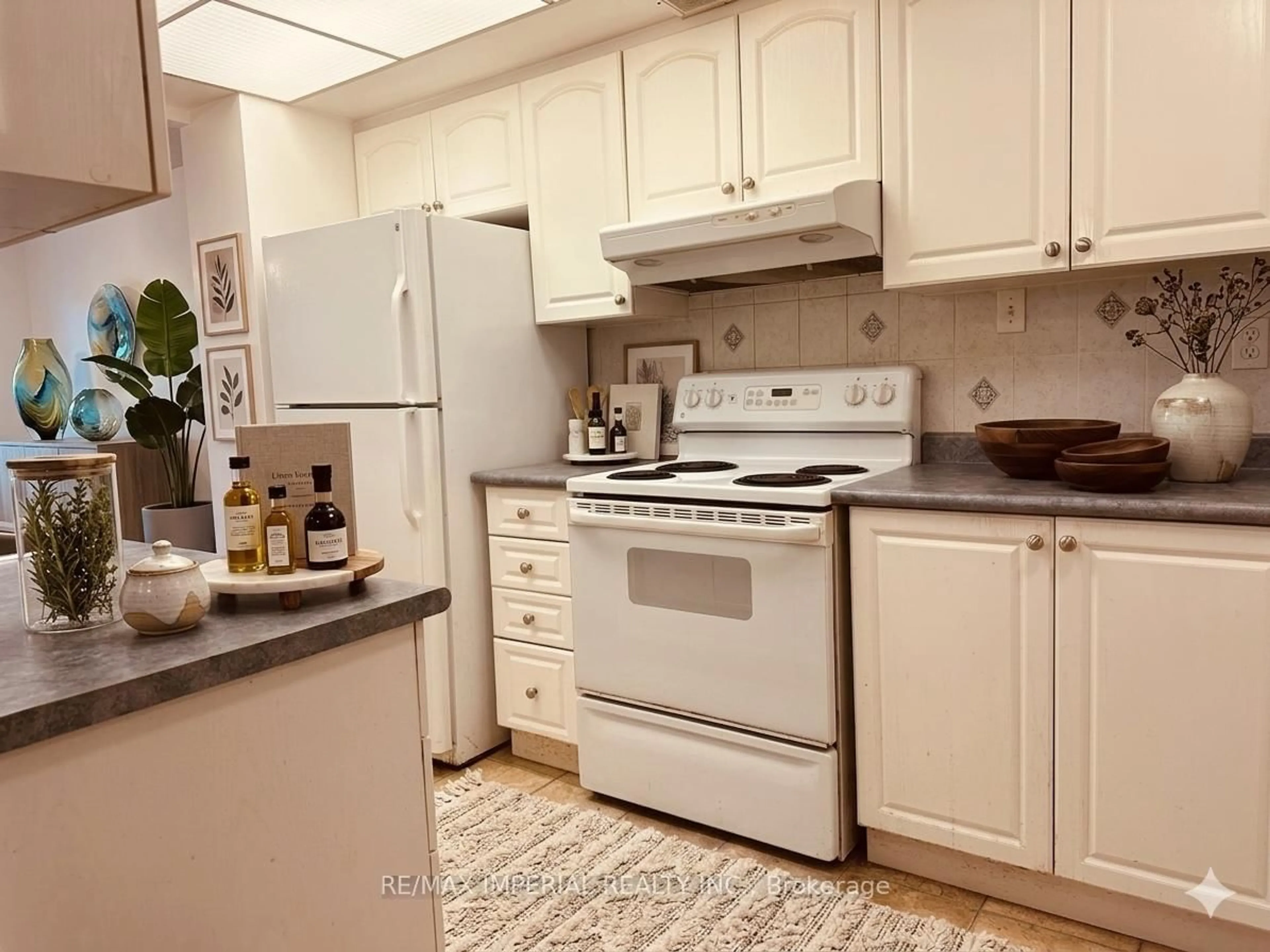 Standard kitchen, unknown for 3151 Bridletowne Circ #305, Toronto Ontario M1W 2T1