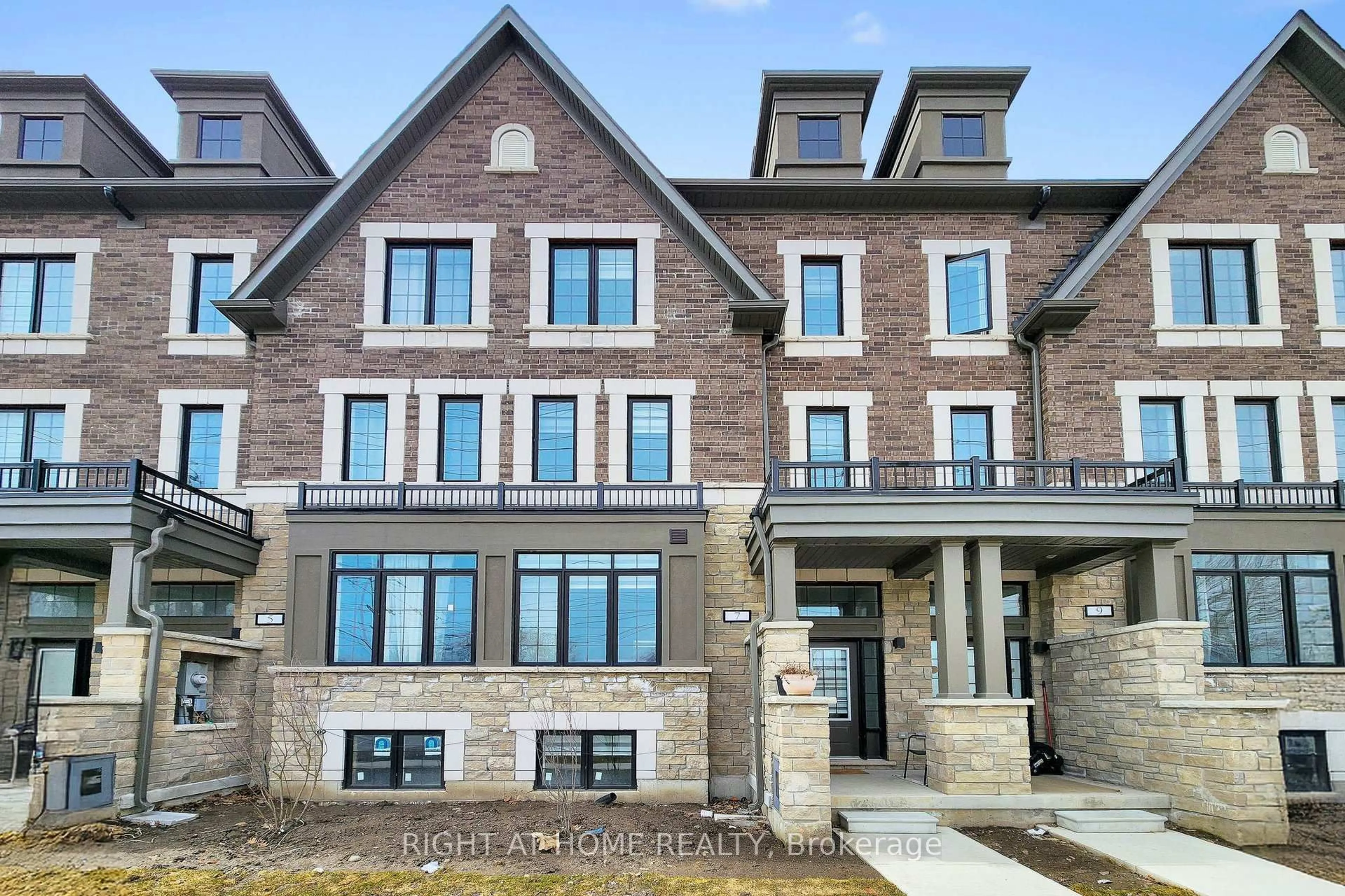 Home with brick exterior material, building for 7 Selfridge Way, Whitby Ontario L1N 0N9