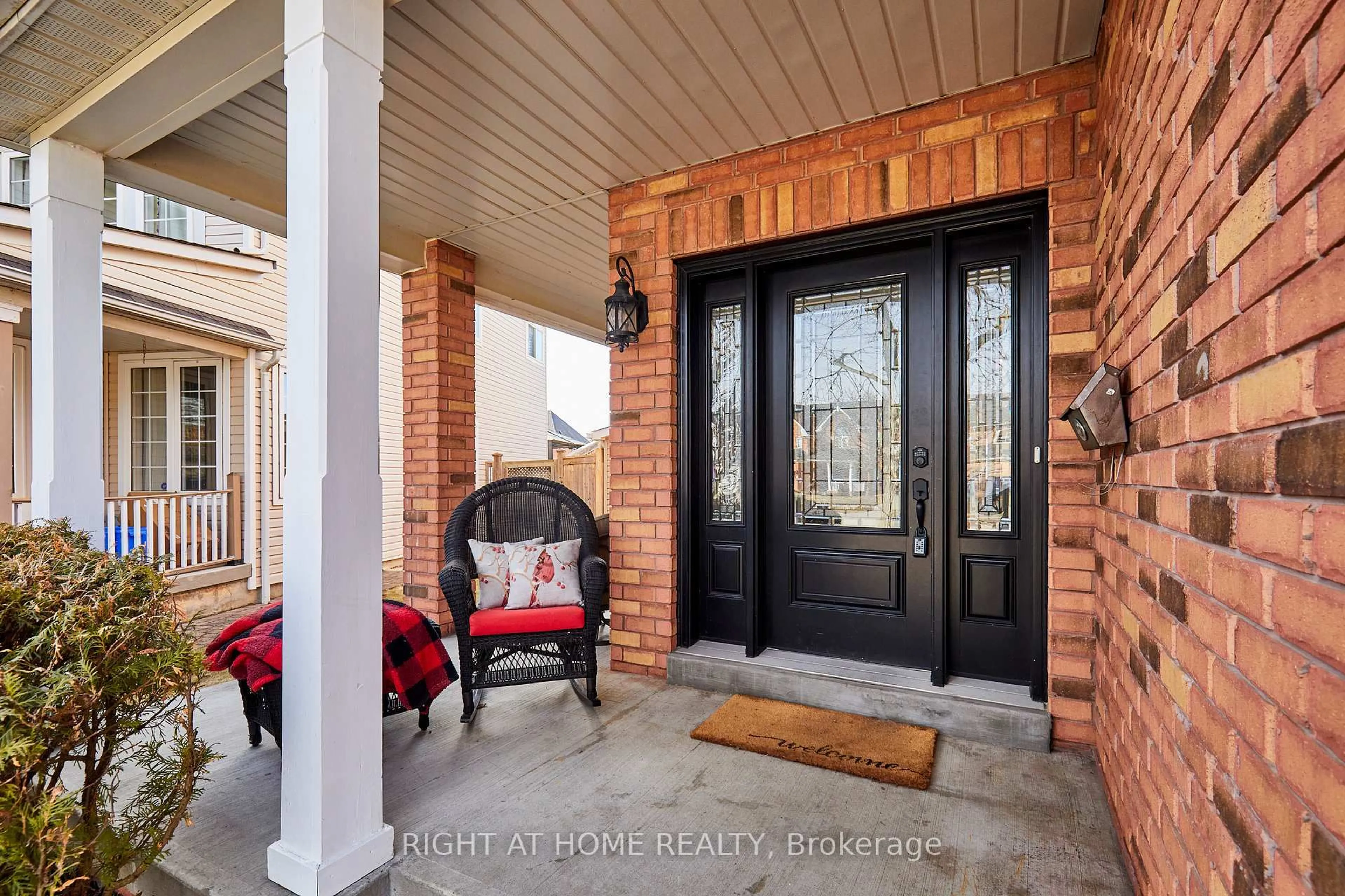 Indoor entryway for 1225 Leacock Crt, Oshawa Ontario L1K 2R3