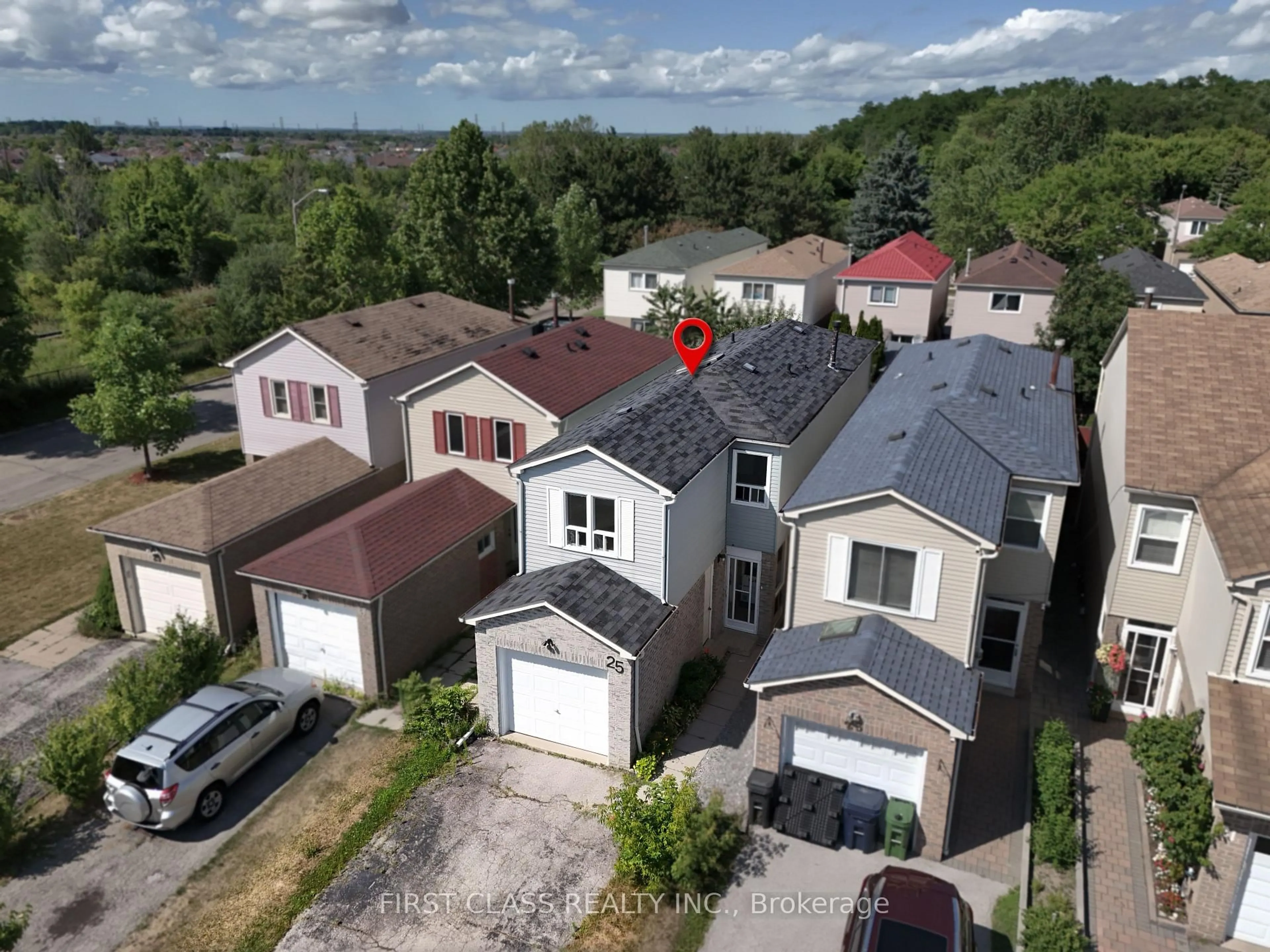 A pic from outside/outdoor area/front of a property/back of a property/a pic from drone, street for 25 Overlord Cres, Toronto Ontario M1B 4P6