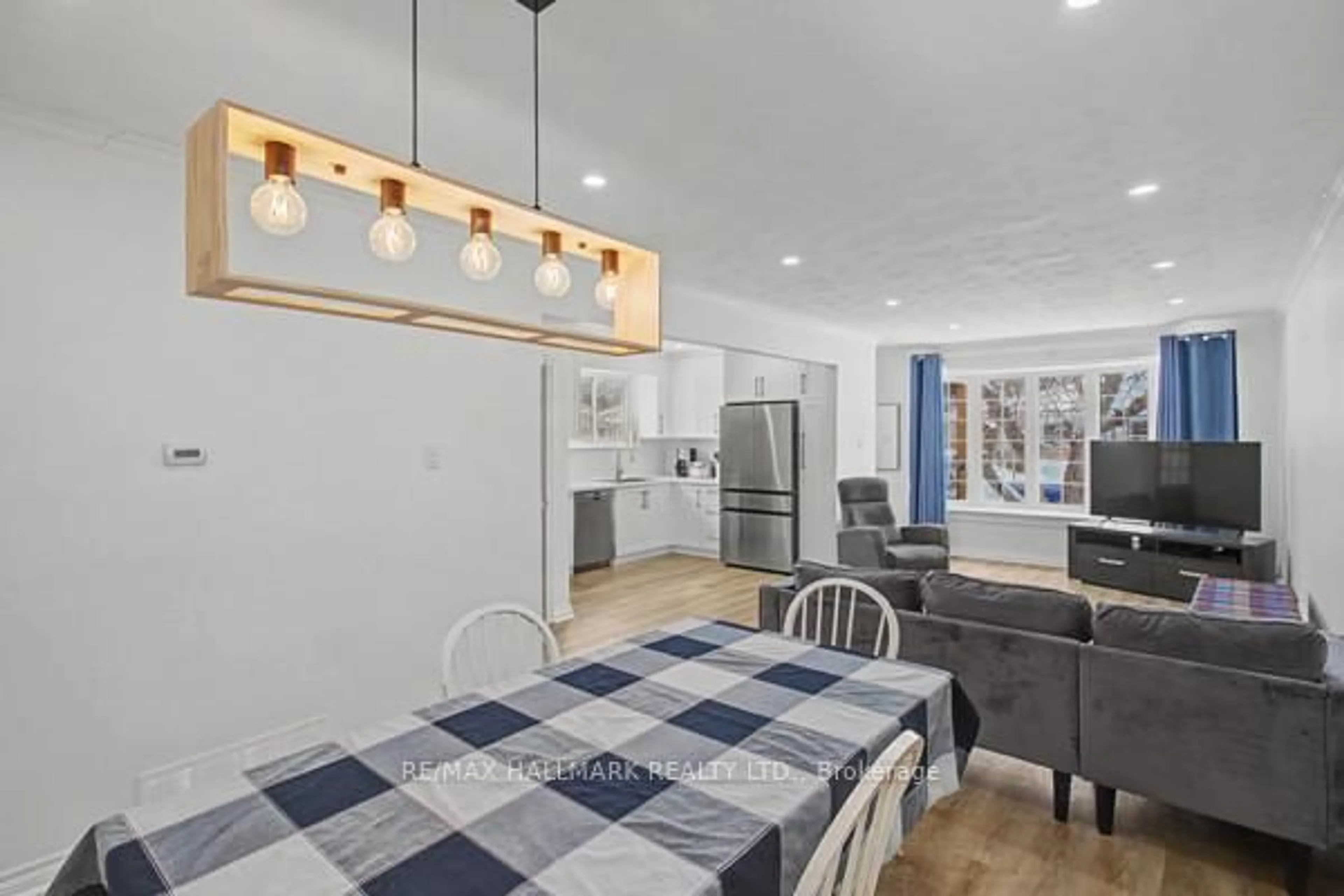 Open concept kitchen, unknown for 37 Avis Cres, Toronto Ontario M4B 1B8