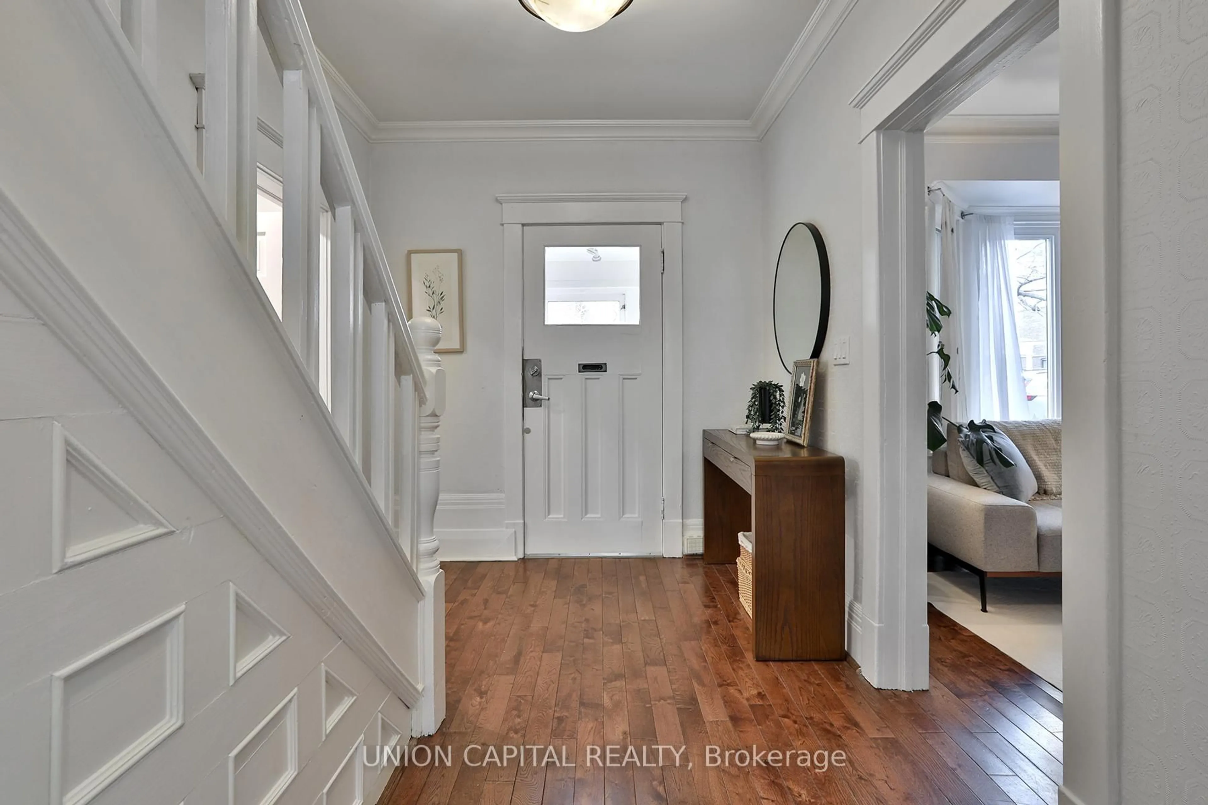 Indoor entryway for 77 Eastwood Rd, Toronto Ontario M4L 2C7