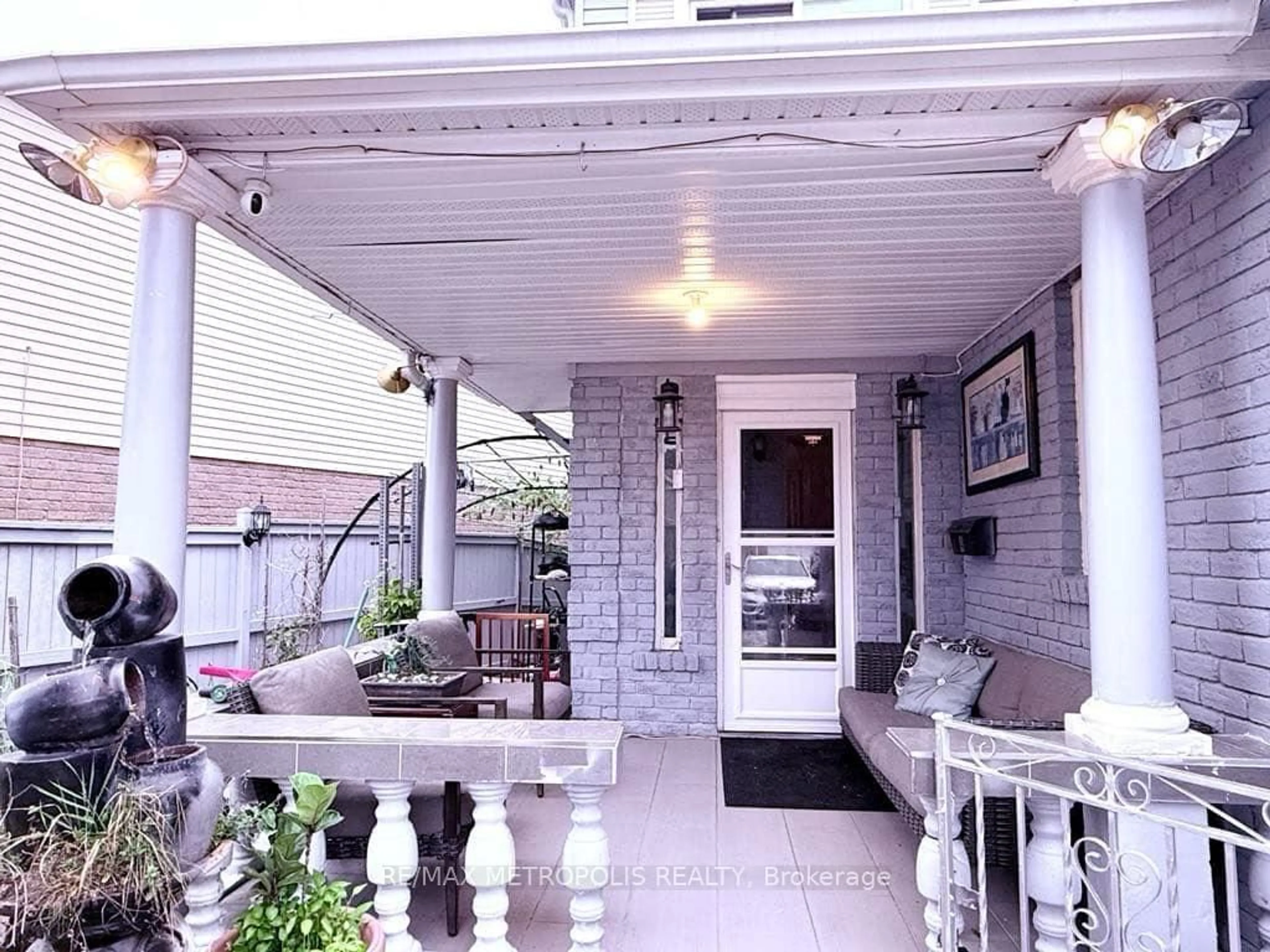 Patio, street for 4 Shepmore Terr, Toronto Ontario M1B 3H4