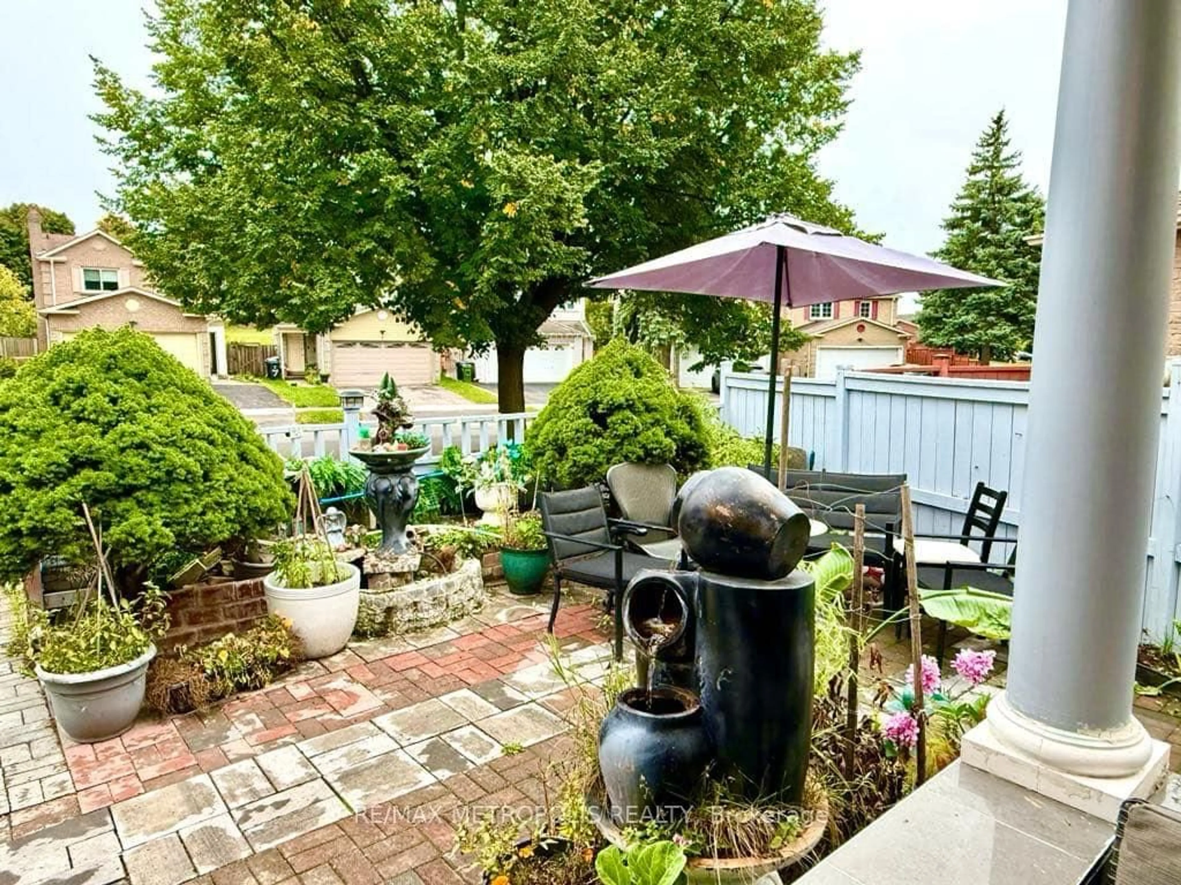 Patio, street for 4 Shepmore Terr, Toronto Ontario M1B 3H4