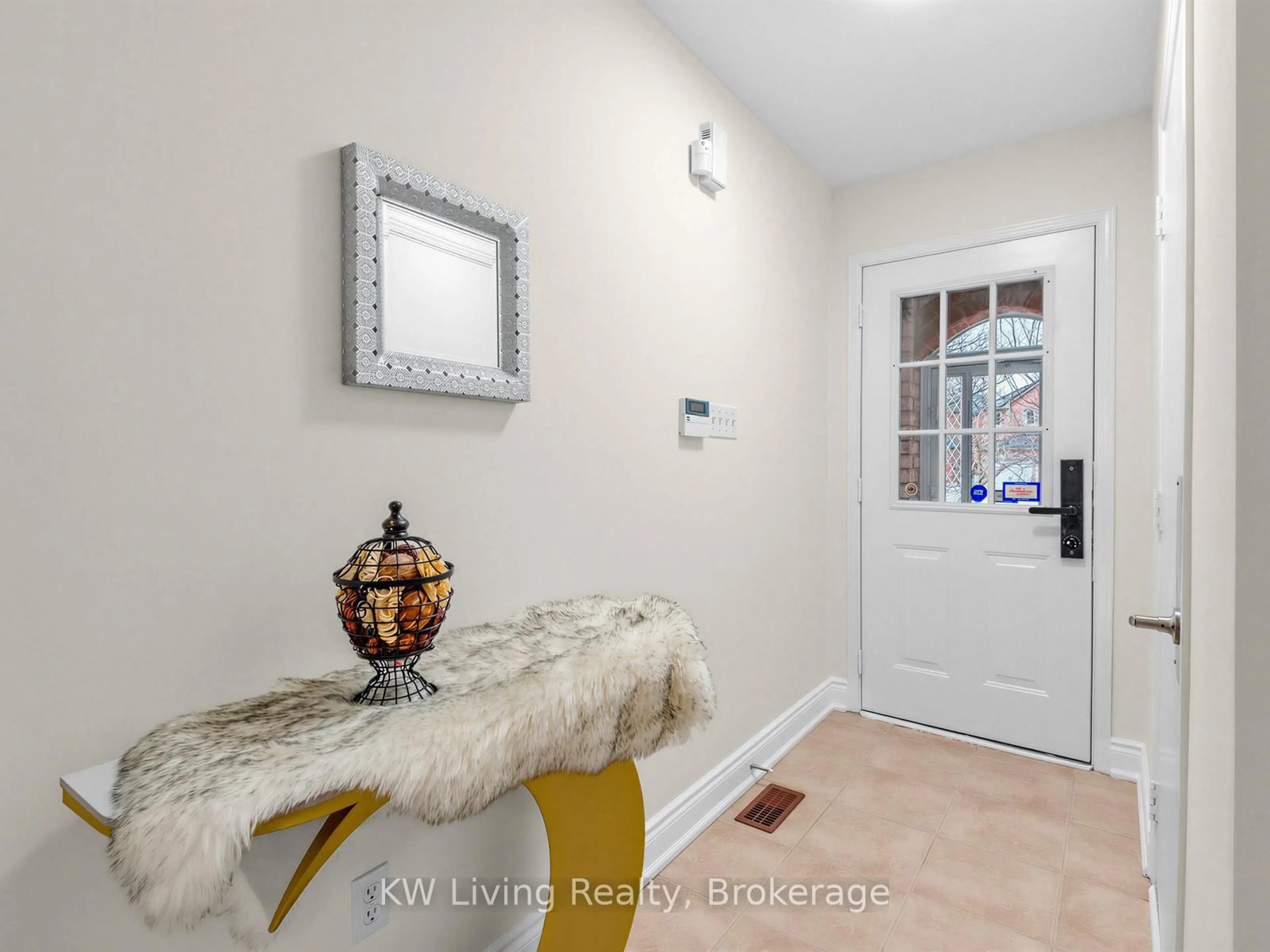 Indoor entryway for 153 Shepton Way, Toronto Ontario M1V 5N4