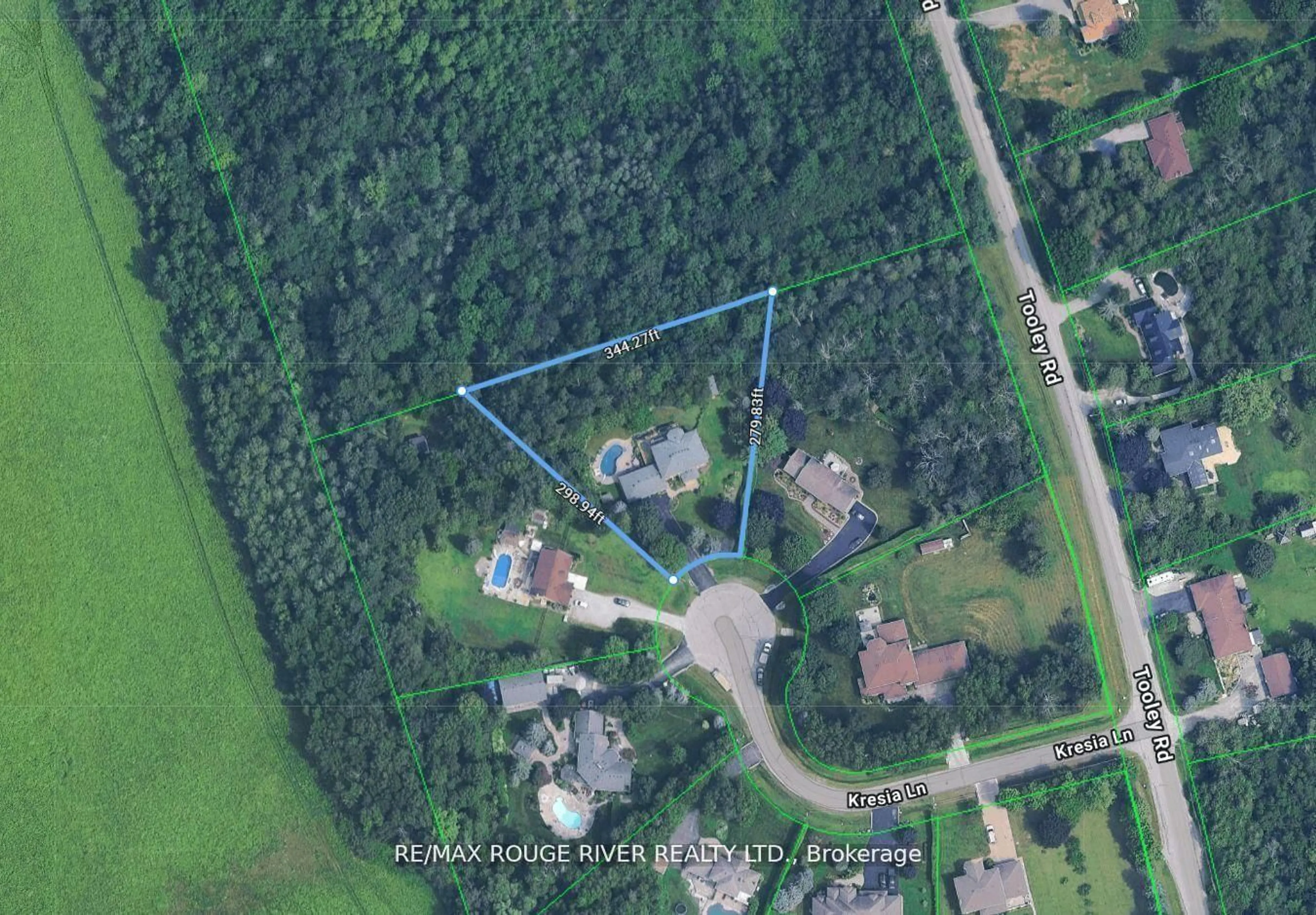 A pic from outside/outdoor area/front of a property/back of a property/a pic from drone, unknown for 10 Kresia Lane, Clarington Ontario L1E 2G8