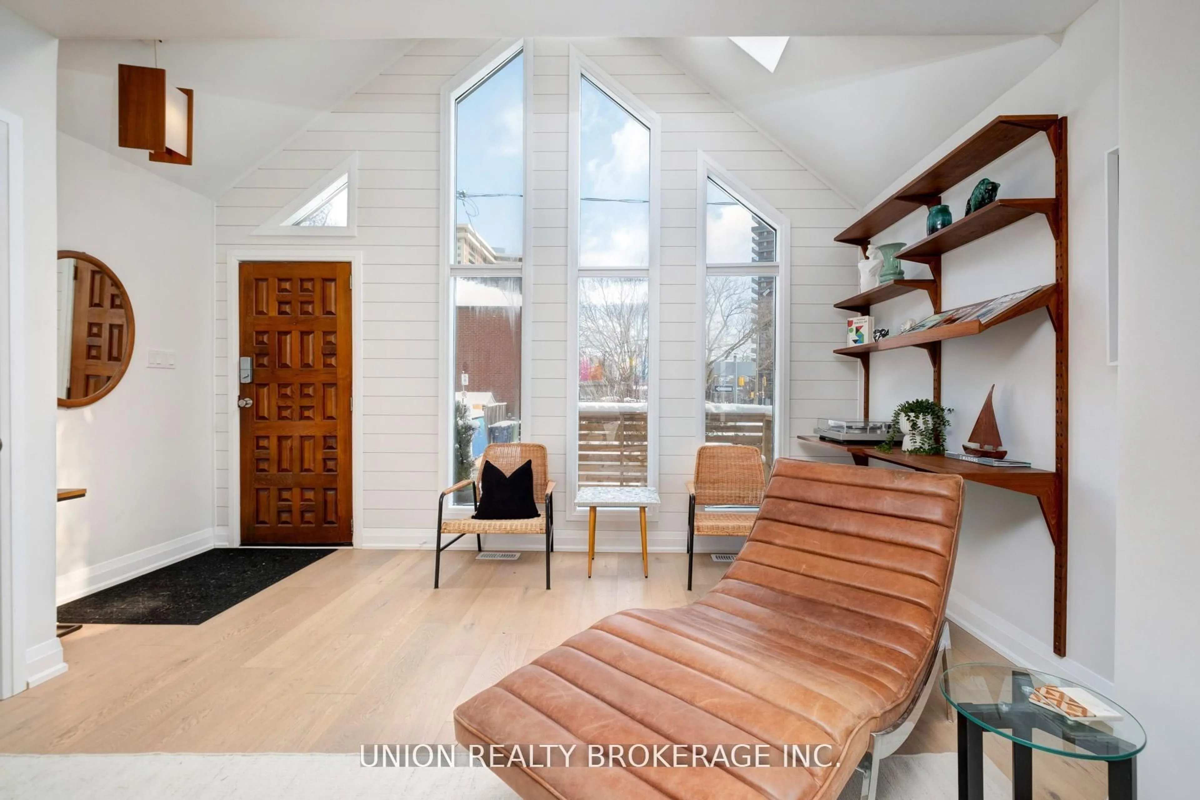 Indoor entryway for 8 Bryant Ave, Toronto Ontario M4C 5G8