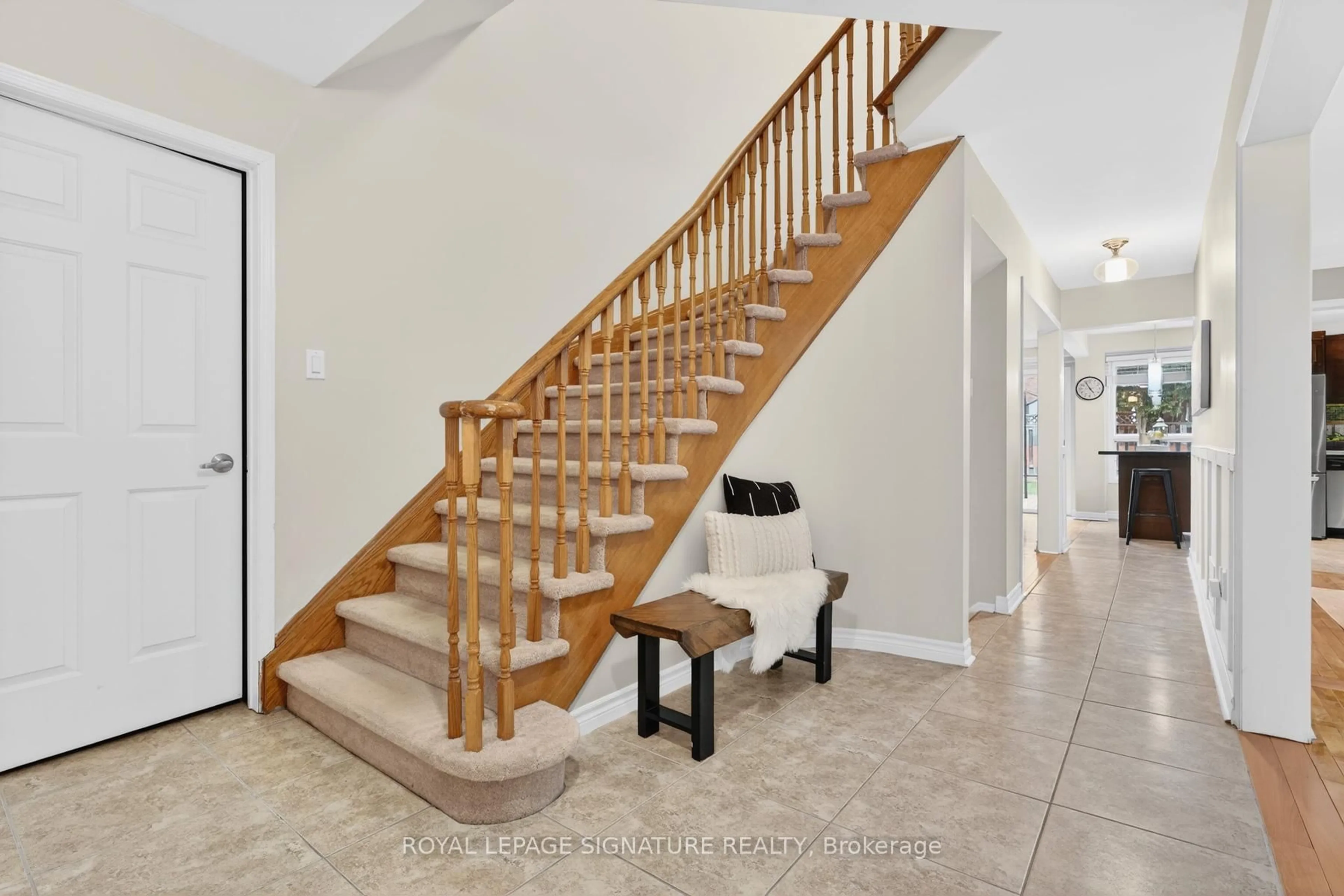 Unknown for 118 Bassett Blvd, Whitby Ontario L1N 8X5