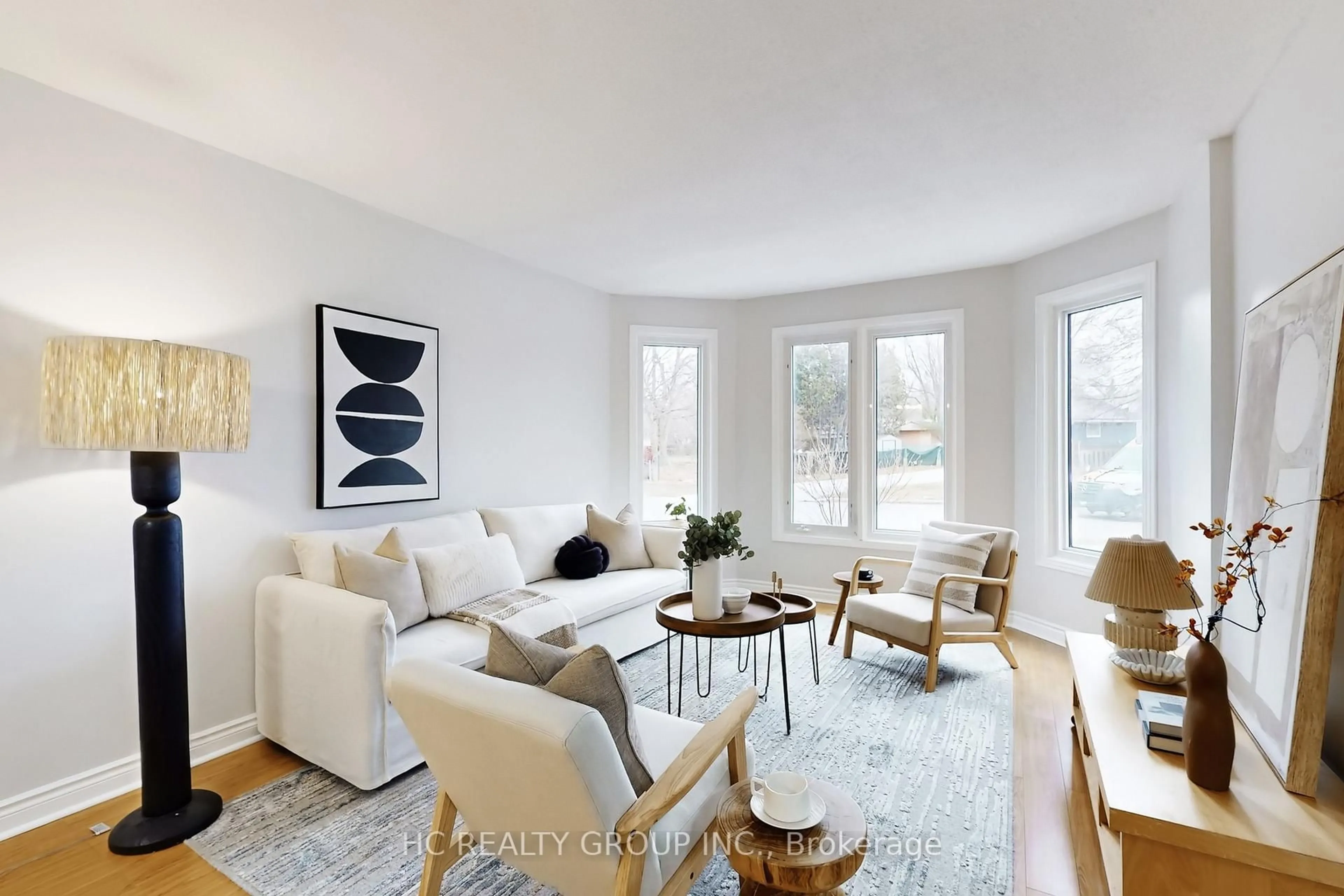 Living room with furniture, unknown for 45 Cardwell Ave, Toronto Ontario M1S 4Y4