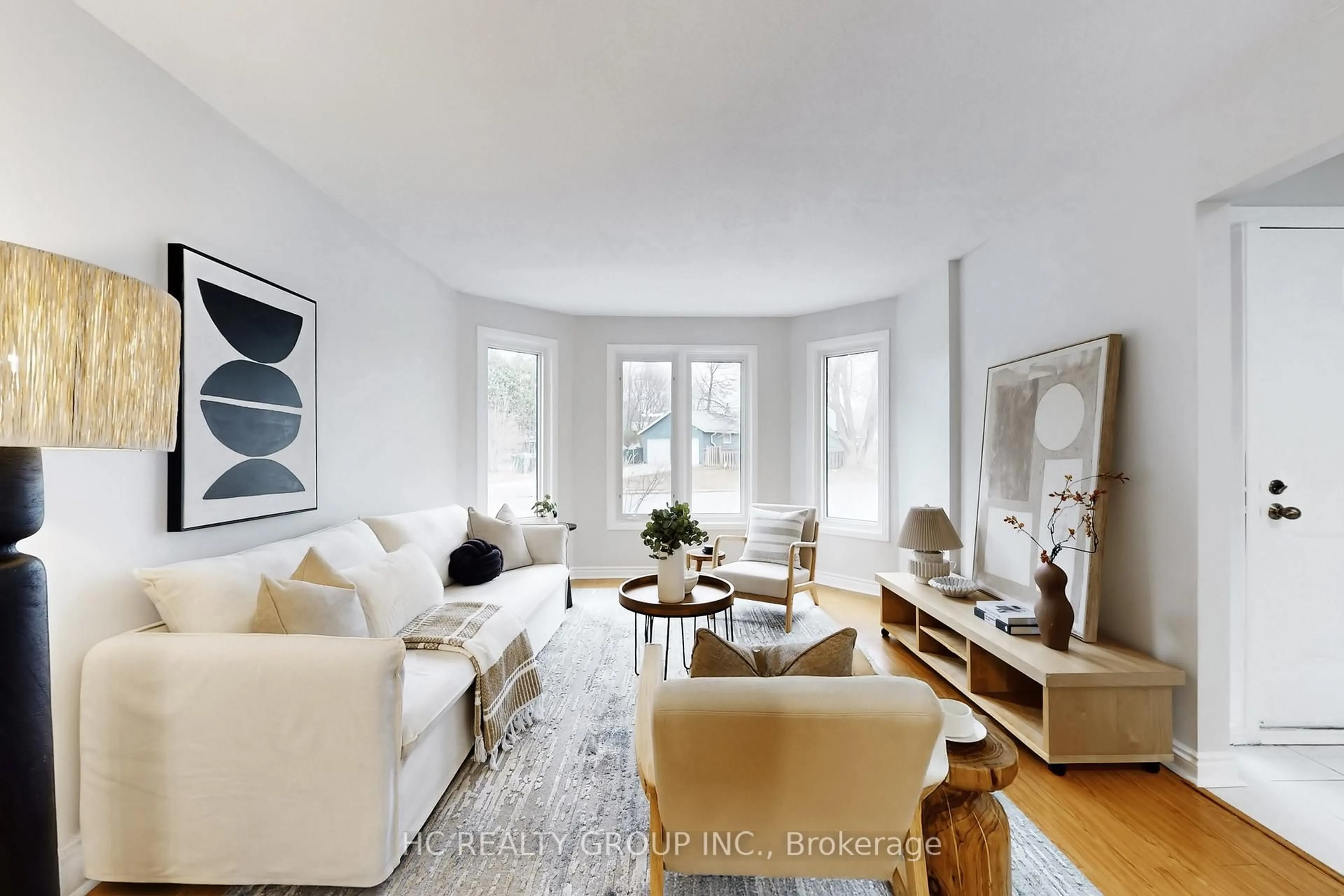 Living room with furniture, unknown for 45 Cardwell Ave, Toronto Ontario M1S 4Y4