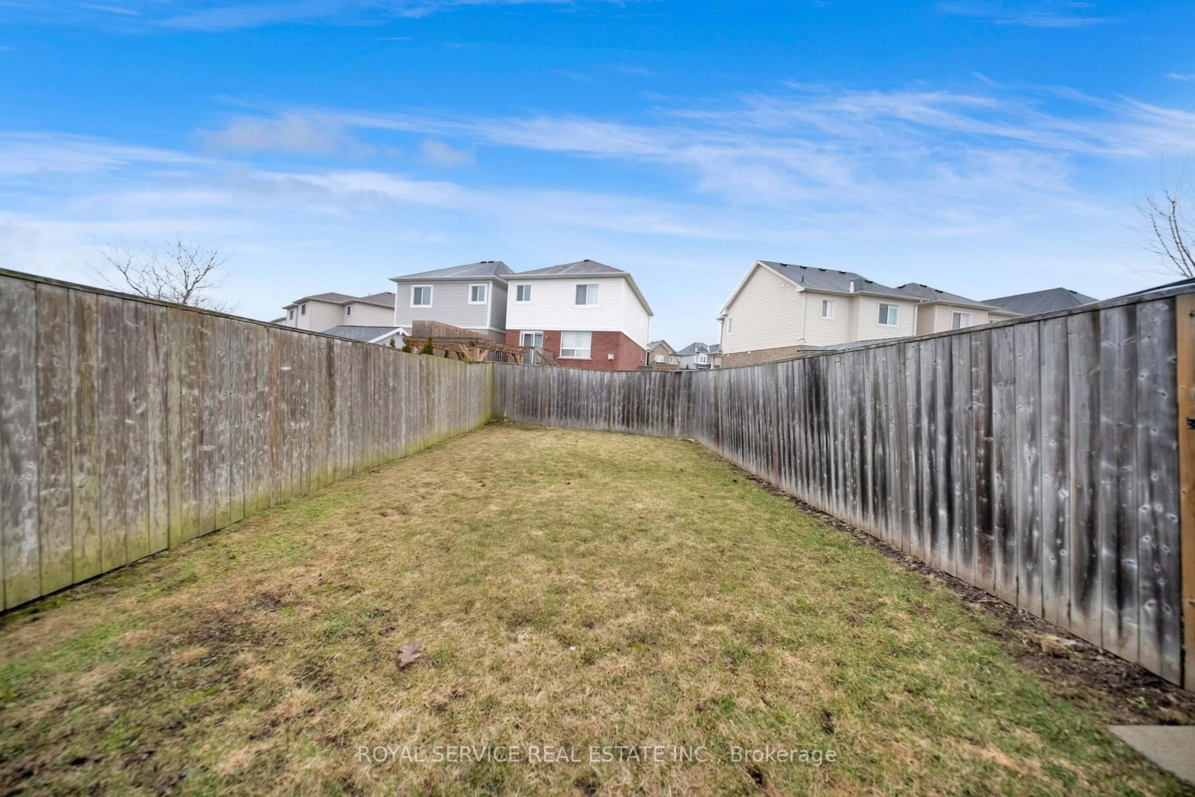 A pic from outside/outdoor area/front of a property/back of a property/a pic from drone, street for 294 Swindells St, Clarington Ontario L1C 5G7