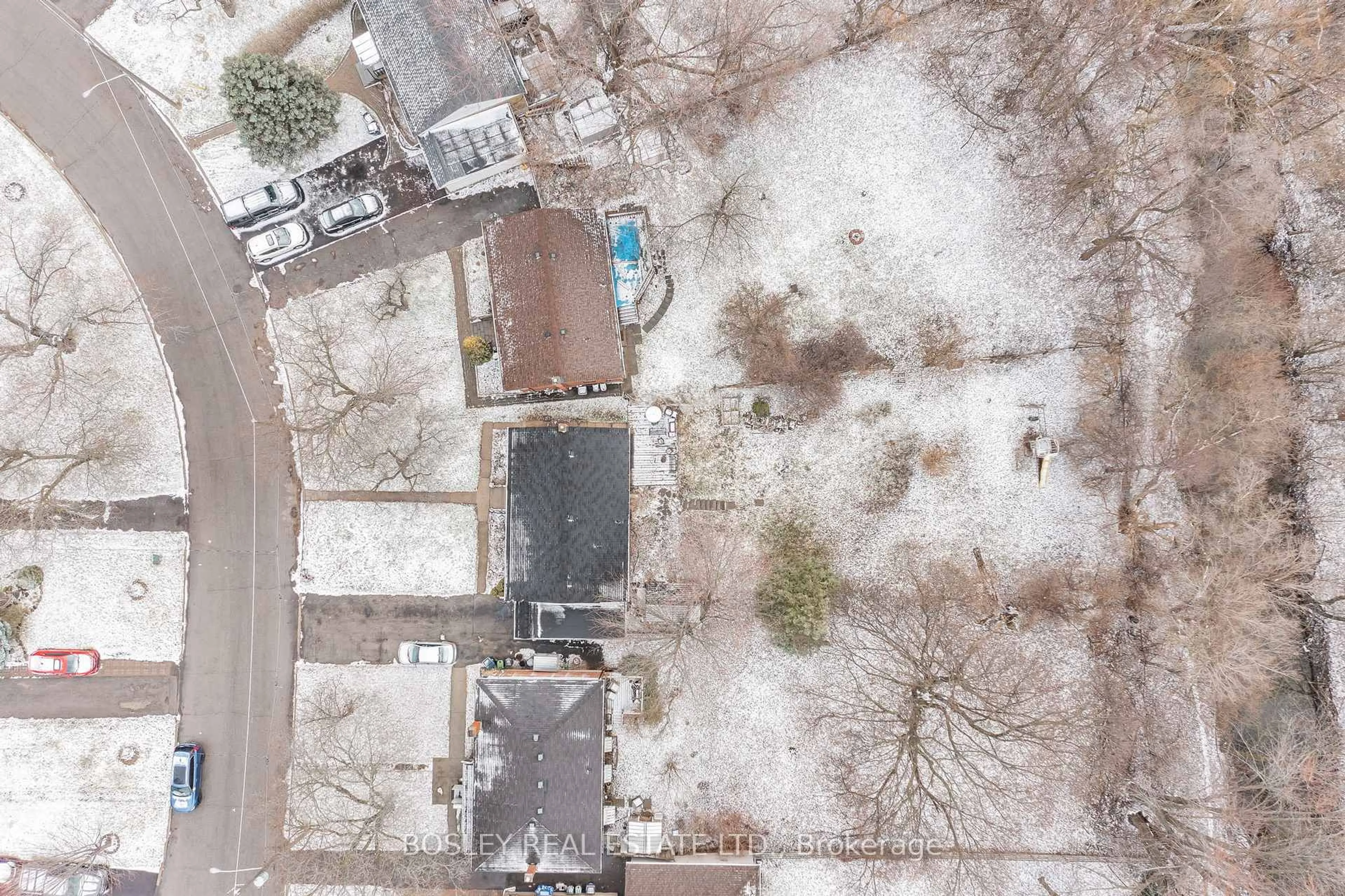 A pic from outside/outdoor area/front of a property/back of a property/a pic from drone, street for 22 Hopecrest Cres, Toronto Ontario M1K 2K4