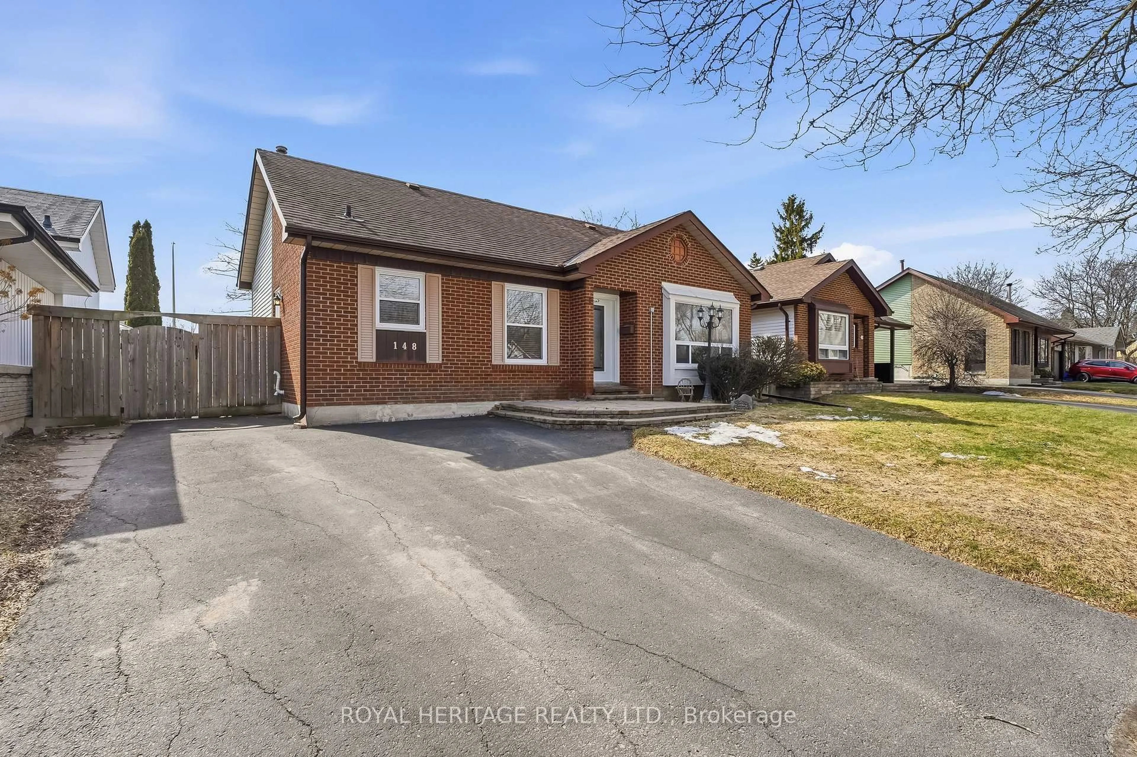 A pic from outside/outdoor area/front of a property/back of a property/a pic from drone, street for 148 Guthrie Cres, Whitby Ontario L1P 1A8