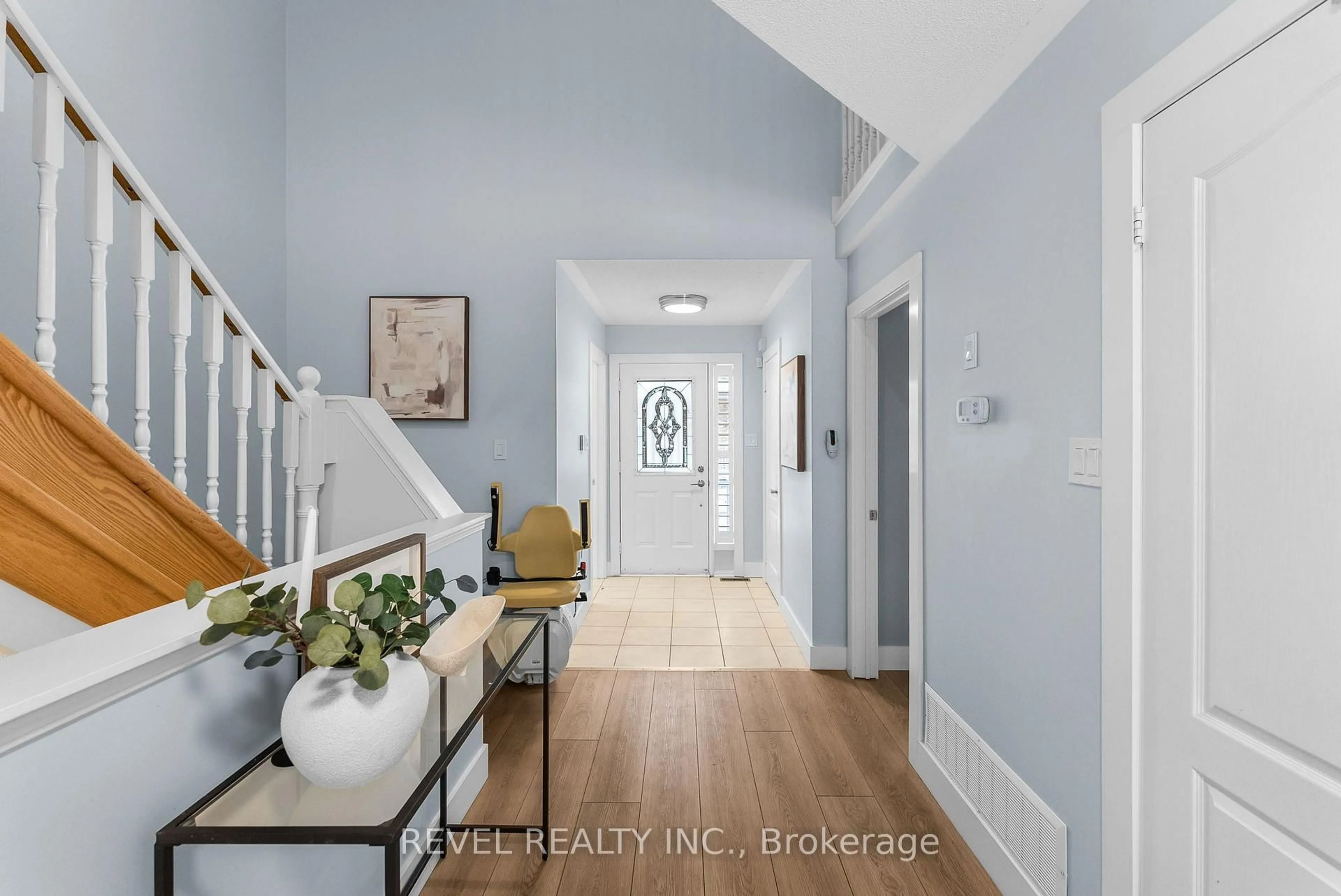 Indoor entryway for 12 Hirshfield Lane, Ajax Ontario L1T 4Z7