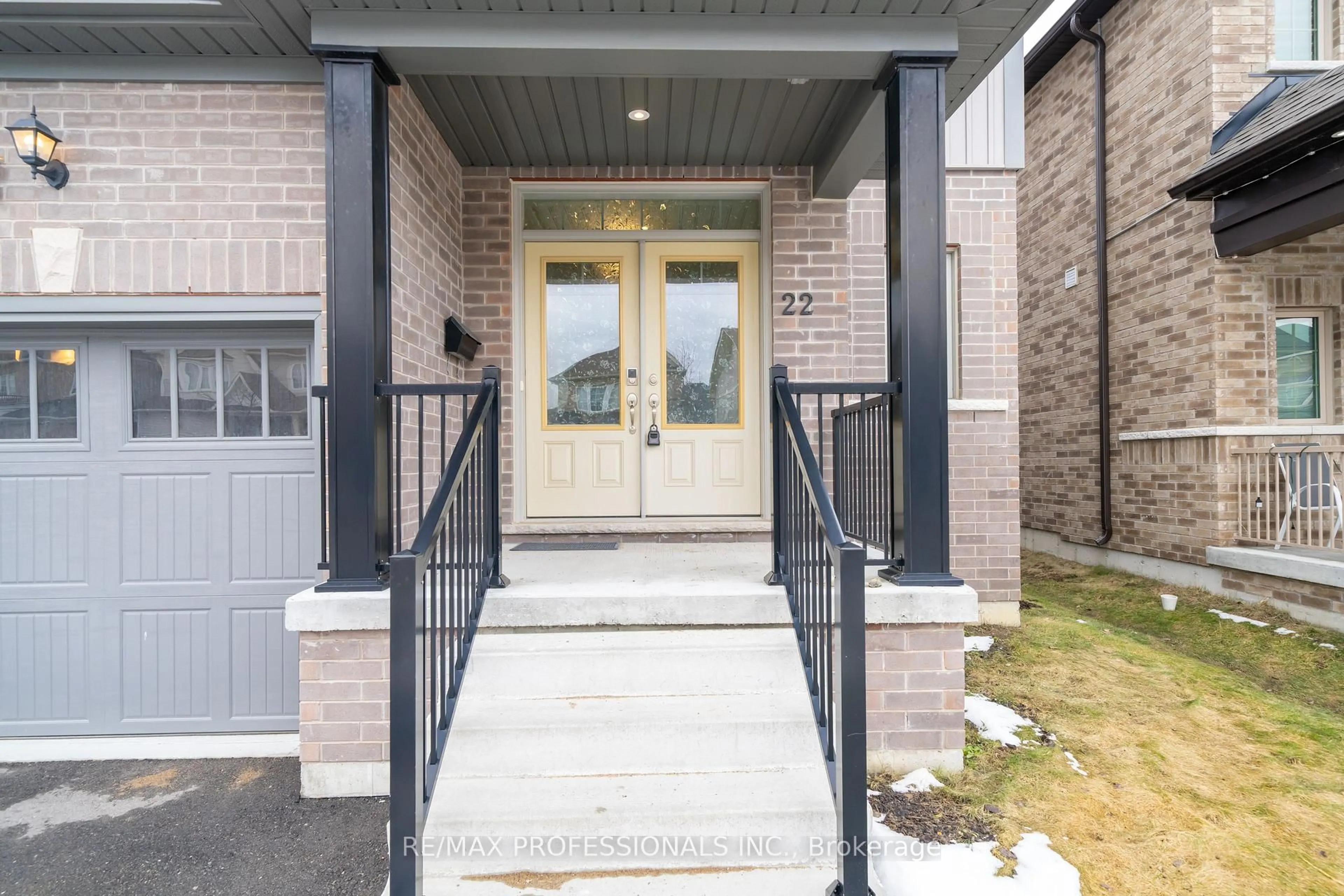 Indoor entryway for 22 Thomas Bird St, Clarington Ontario L1C 7C9