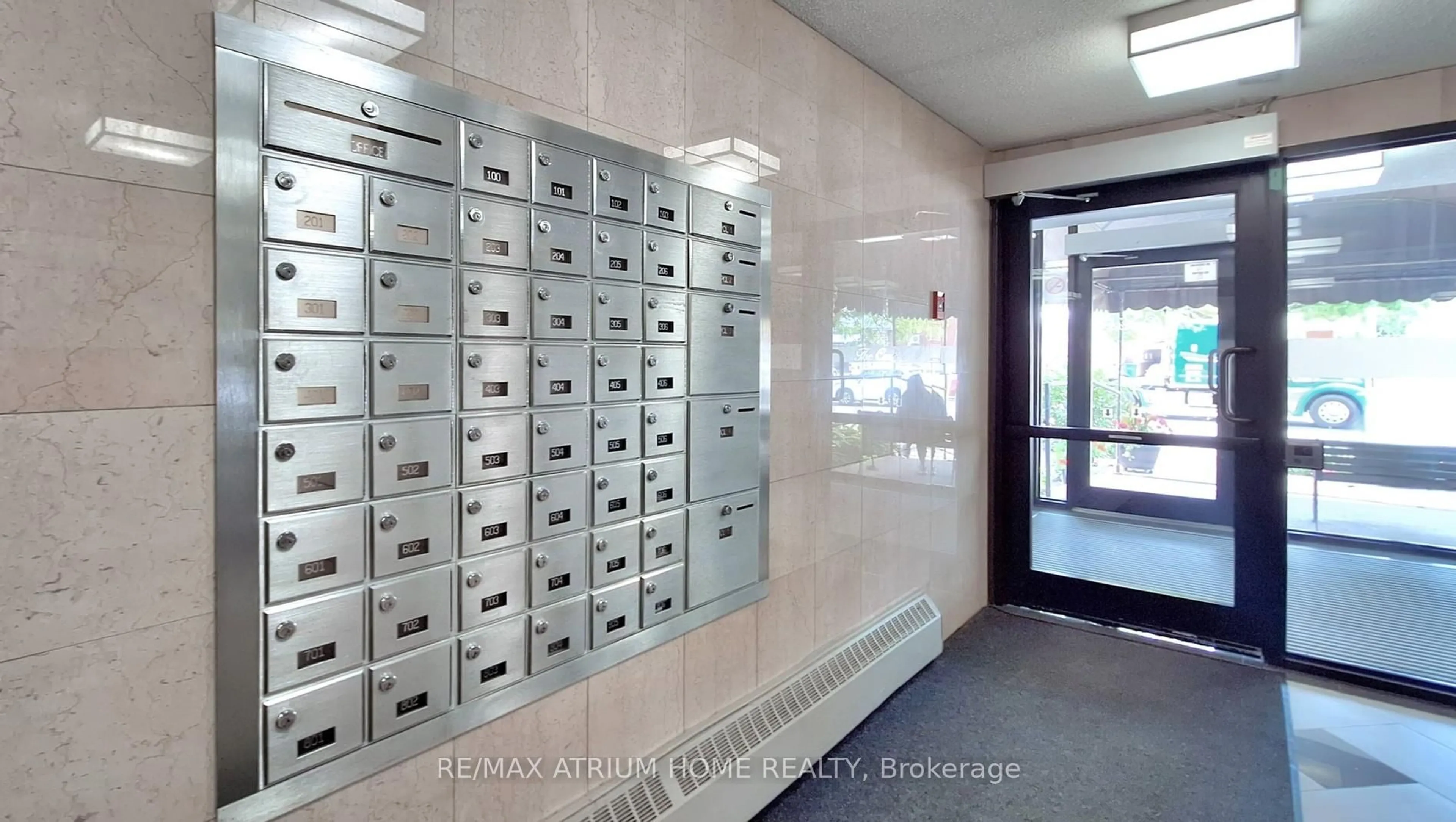 Indoor foyer for 1101 Pharmacy Ave #804, Toronto Ontario M1R 2Y3