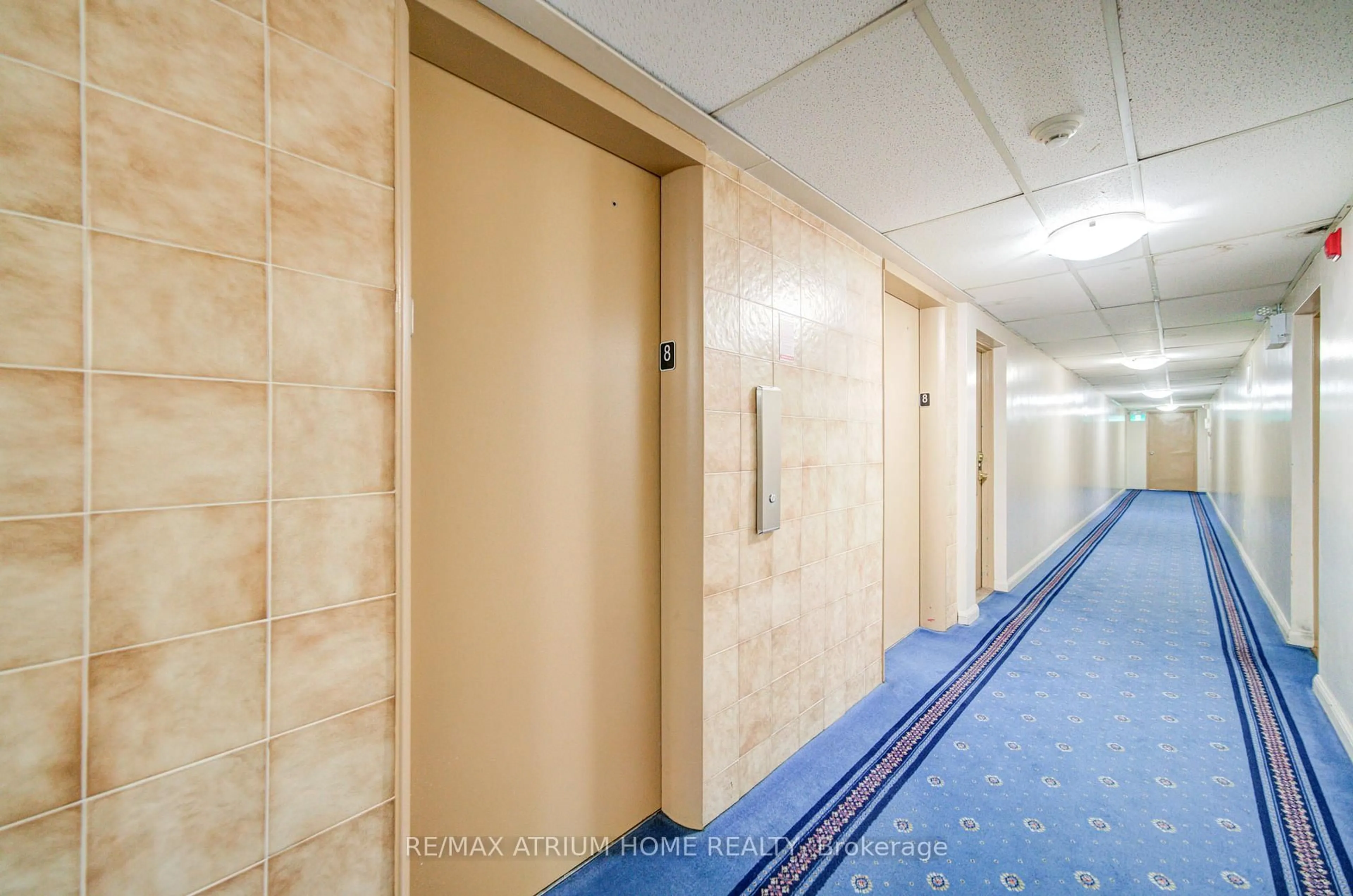 Indoor foyer for 1101 Pharmacy Ave #804, Toronto Ontario M1R 2Y3