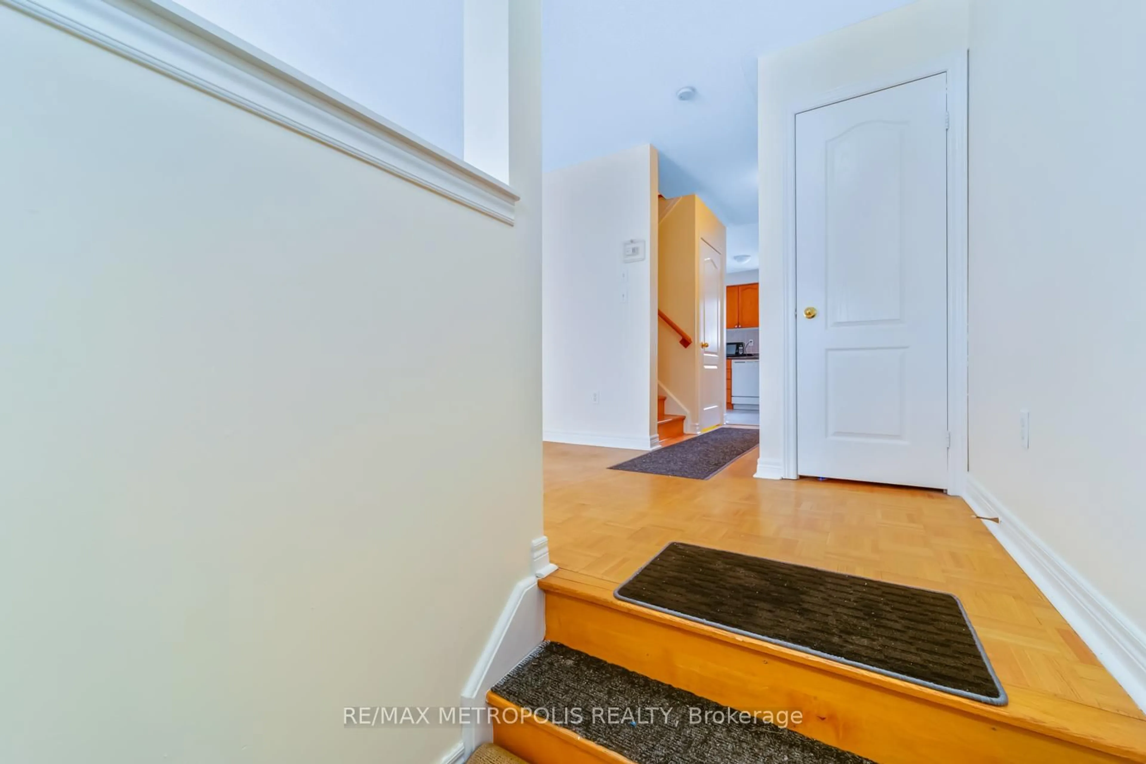 Indoor entryway for 16B Gower St, Toronto Ontario M4B 3P5