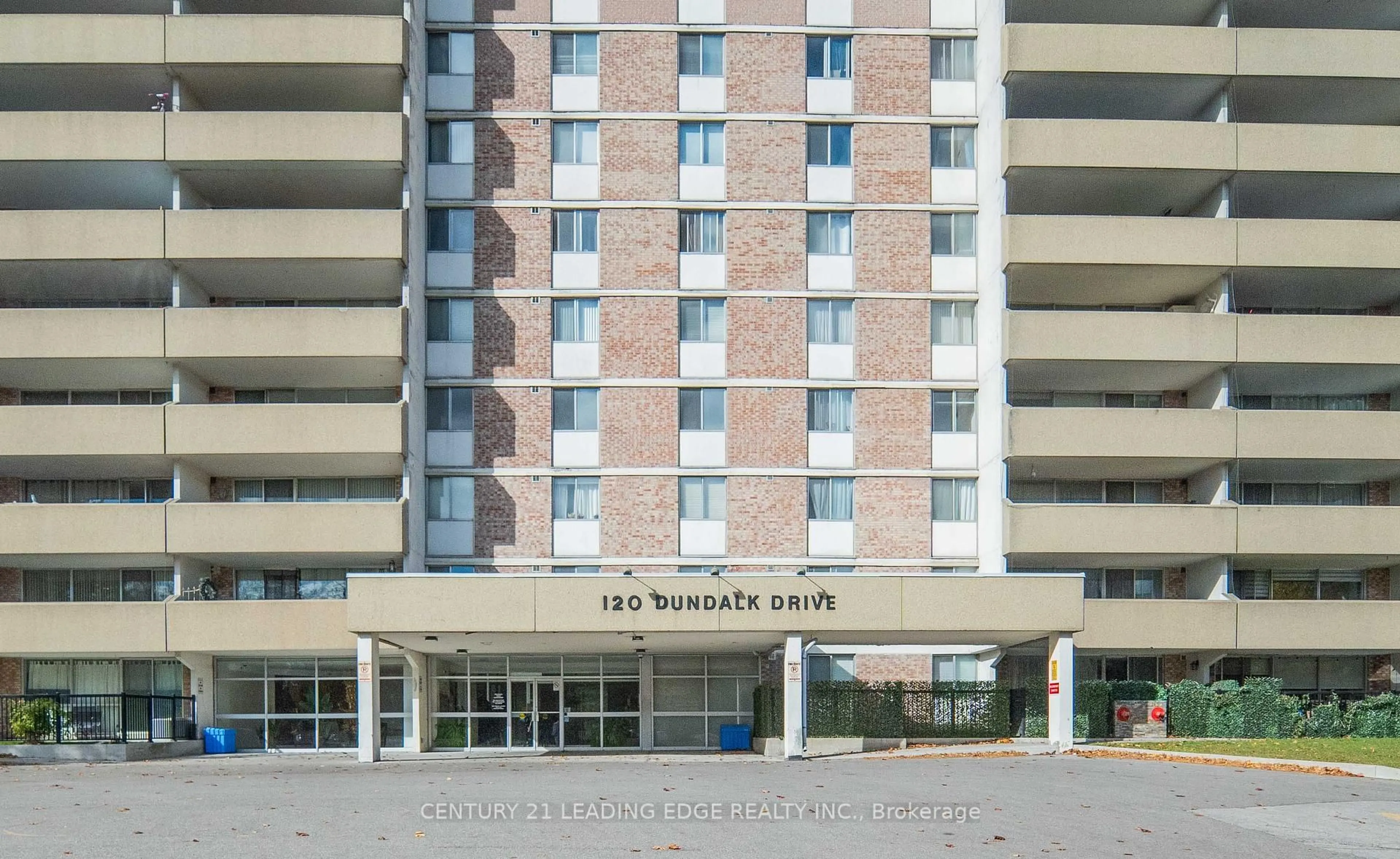 Indoor foyer for 120 Dundalk Dr #1510, Toronto Ontario M1P 4V9