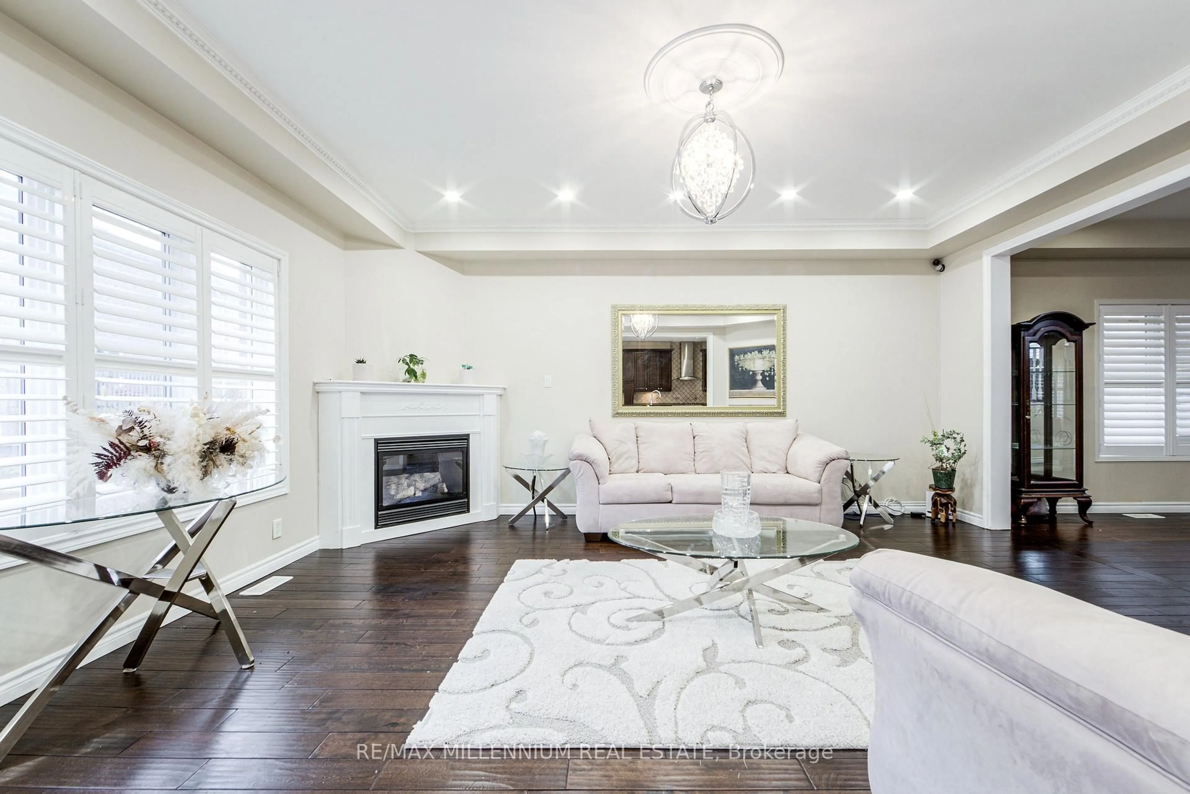 Living room with furniture, unknown for 87 Booker Dr, Ajax Ontario L1Z 0J4