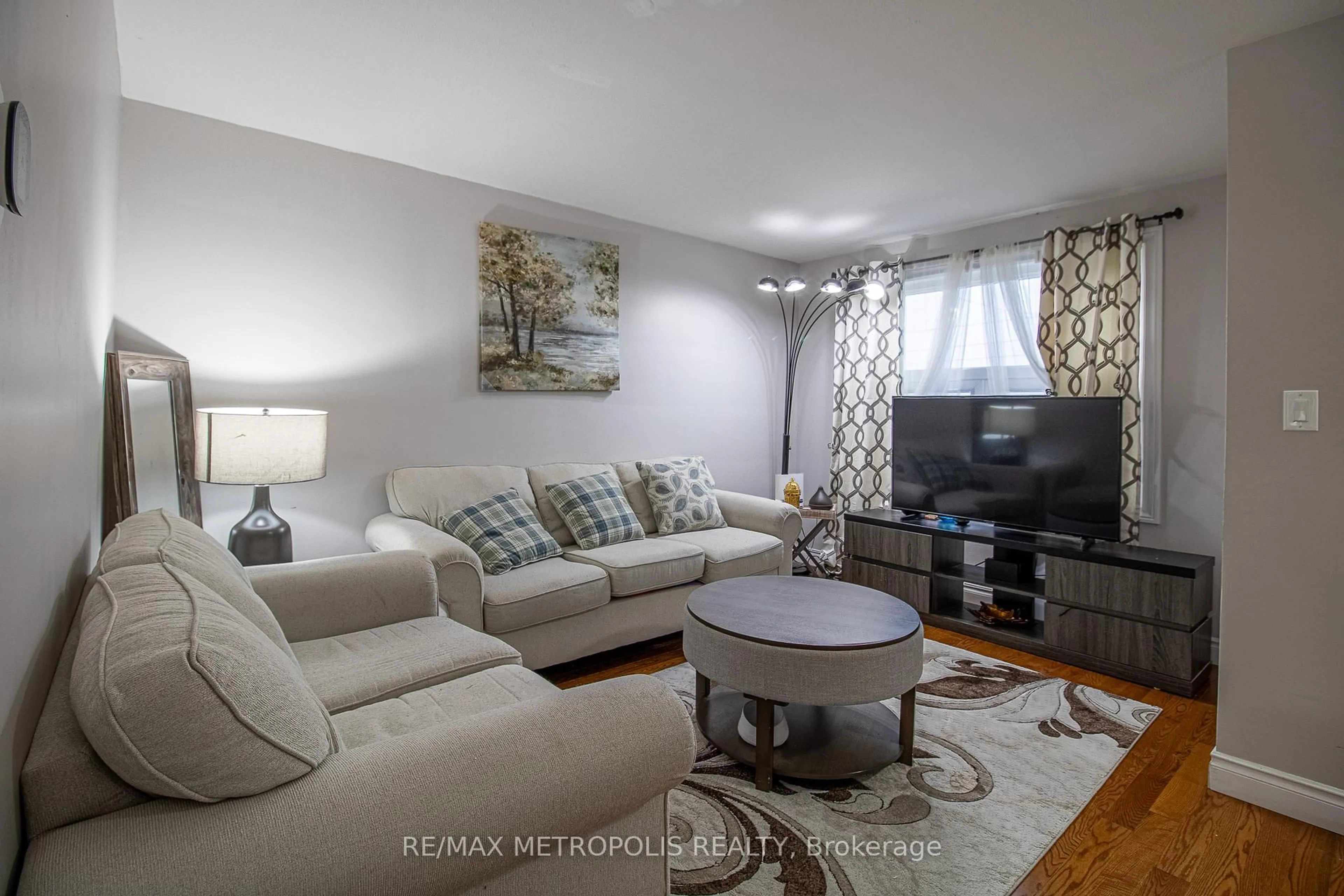 Living room with furniture, unknown for 1098 Cedar St, Oshawa Ontario L1J 3R9