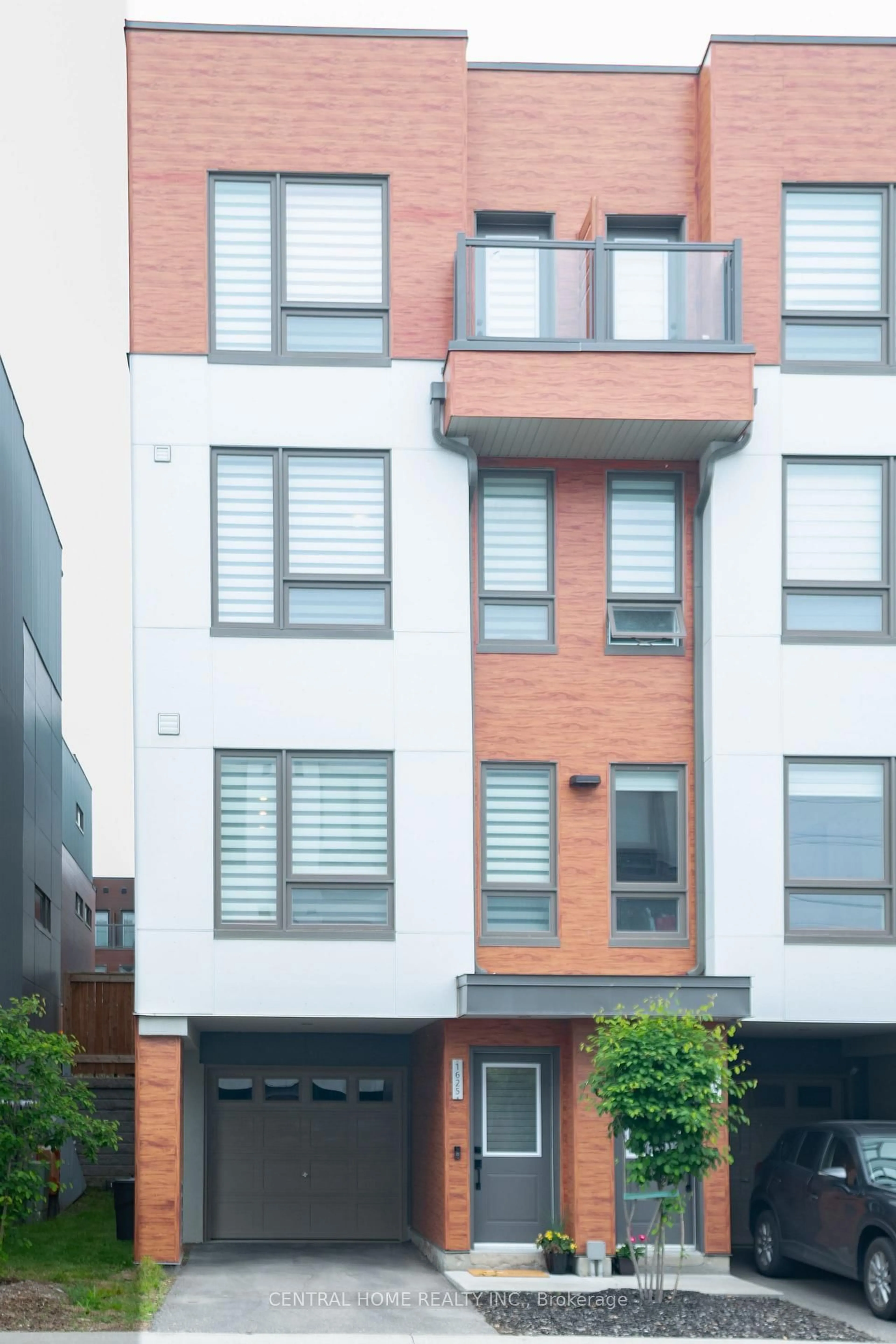 Home with brick exterior material, street for 1625 Pleasure Valley Path, Oshawa Ontario L1G 0E3