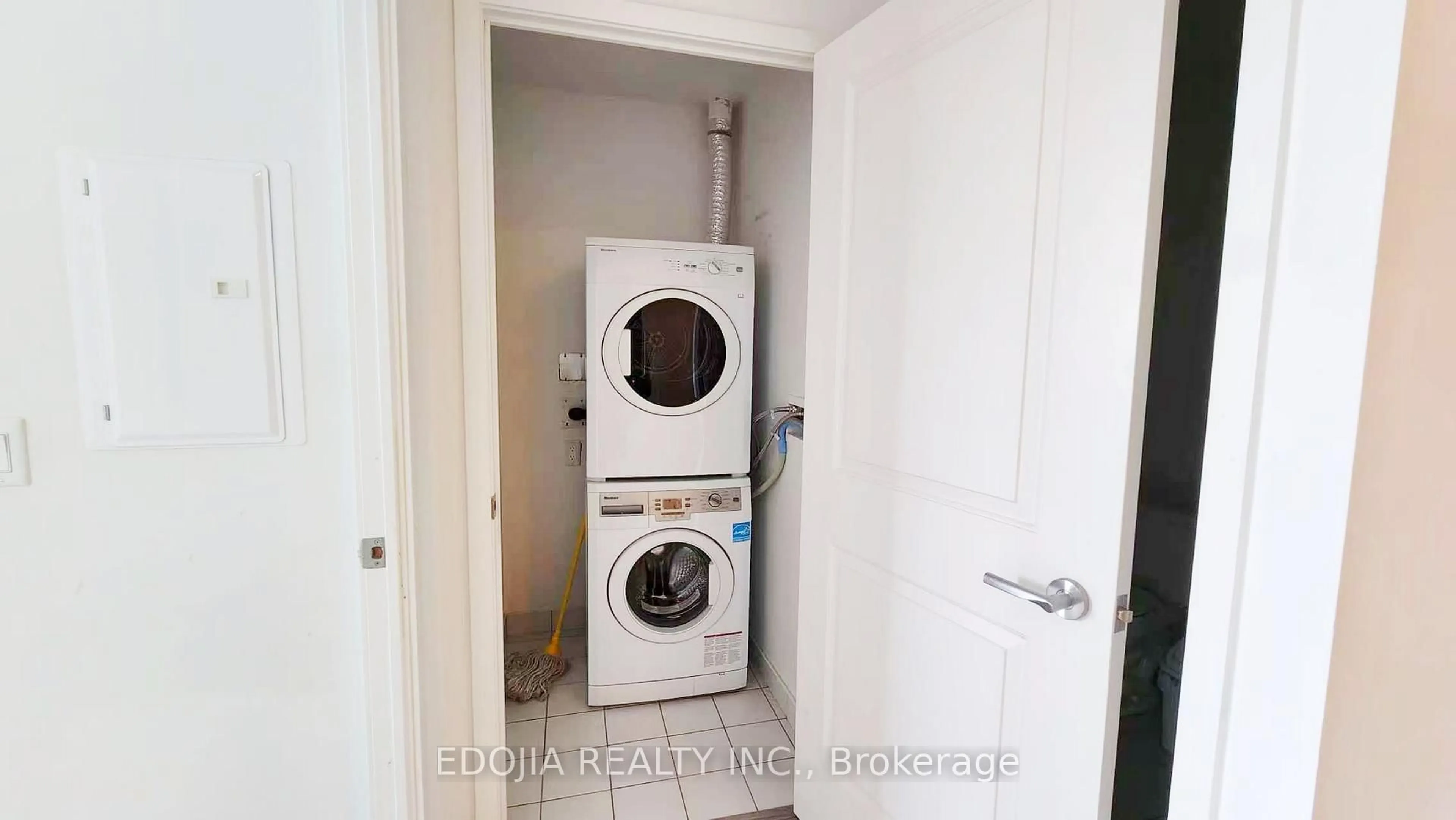 Laundry room for 195 Bonis Ave #2113, Toronto Ontario M1T 3W6