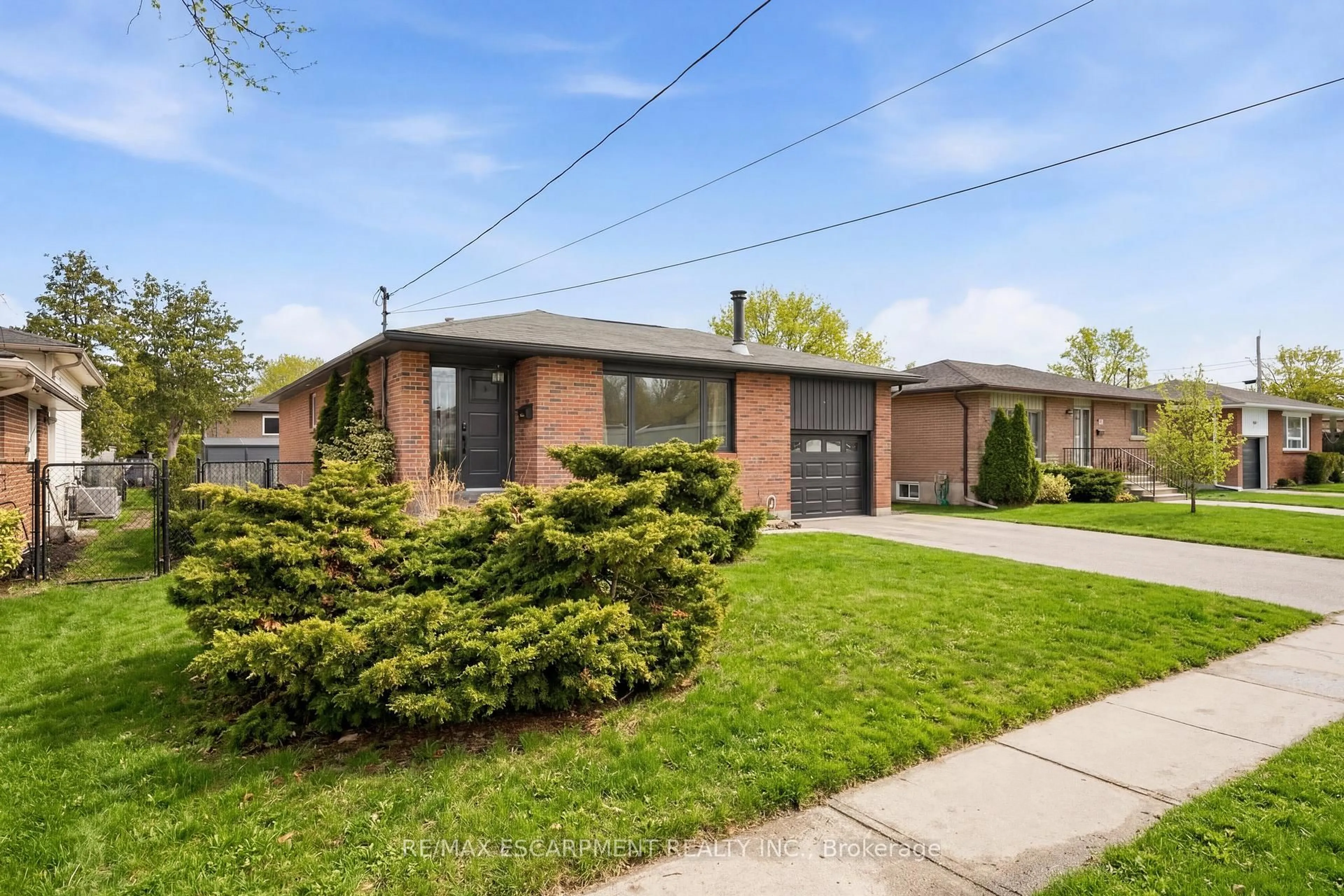 Home with brick exterior material, street for 777 Hillcrest Rd, Pickering Ontario L1W 2P5