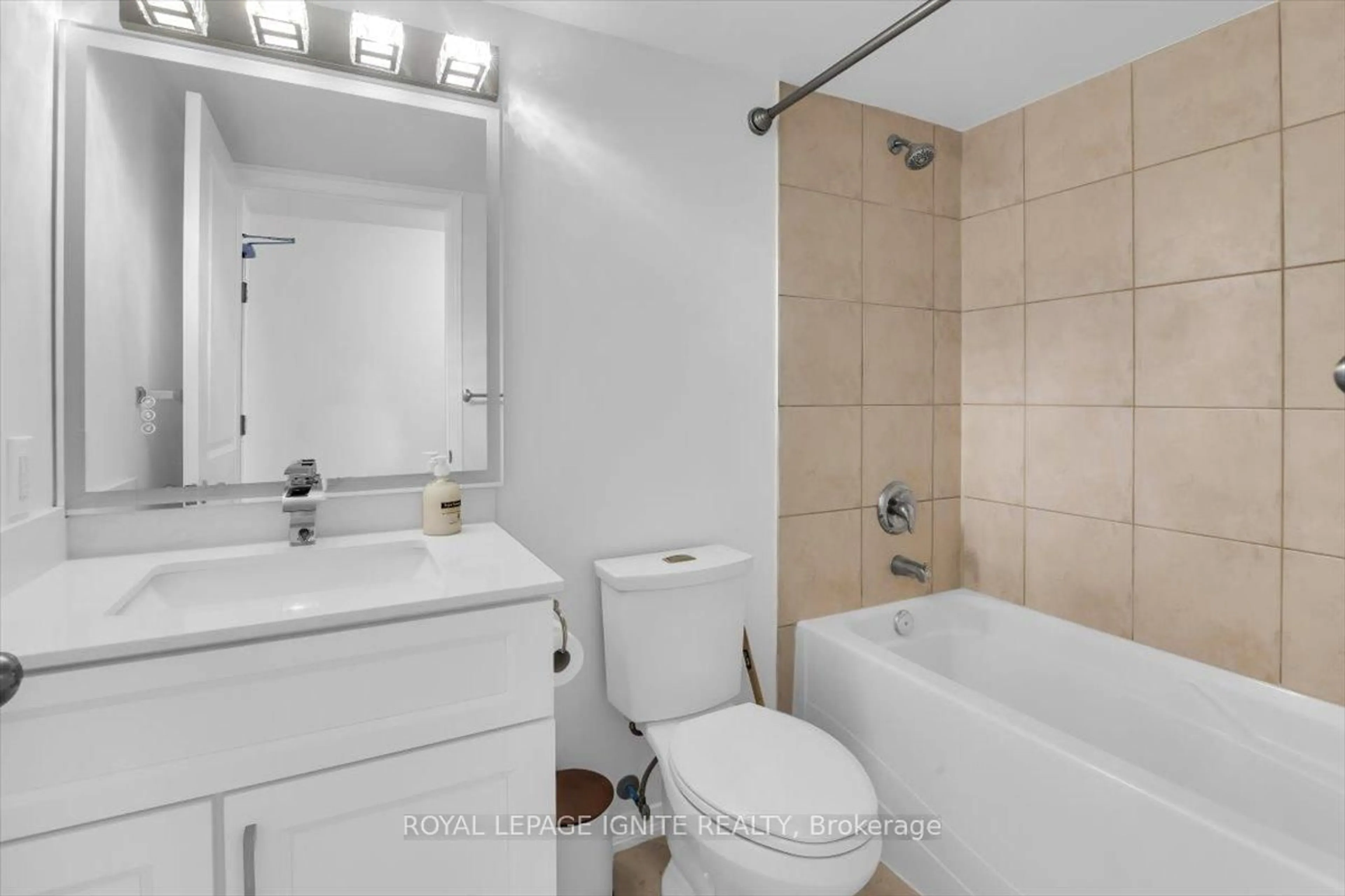Standard bathroom, ceramic/tile floor for 8 Rosebank Dr #7G, Toronto Ontario M1B 5Z3