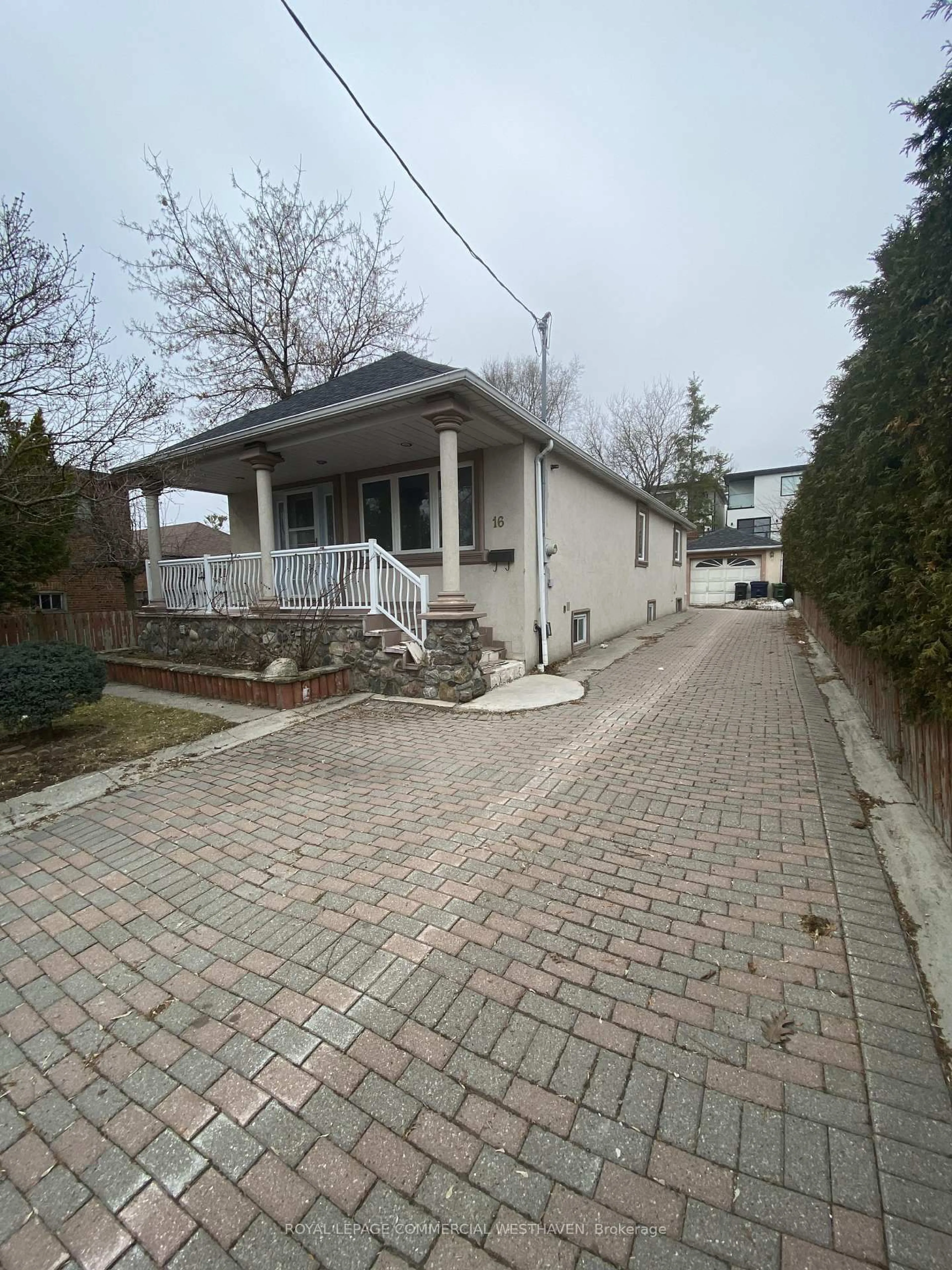 Patio, street for 16 Peard Rd, Toronto Ontario M4B 1T7