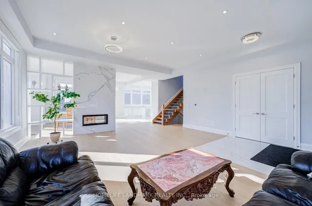 53 Saugeen Cres, Toronto 5