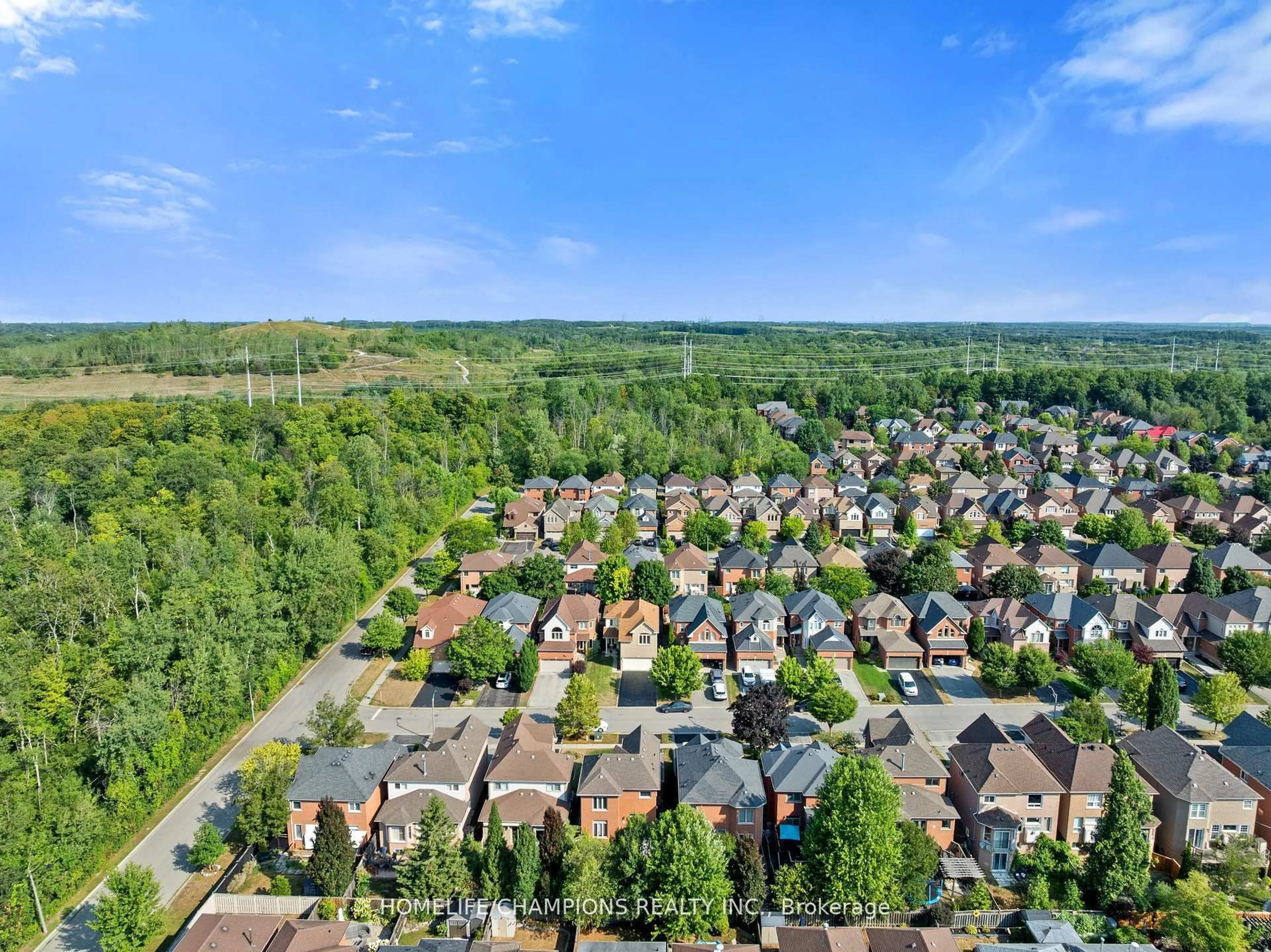 A pic from outside/outdoor area/front of a property/back of a property/a pic from drone, forest/trees view for 104 Secord St, Pickering Ontario L1V 6V6