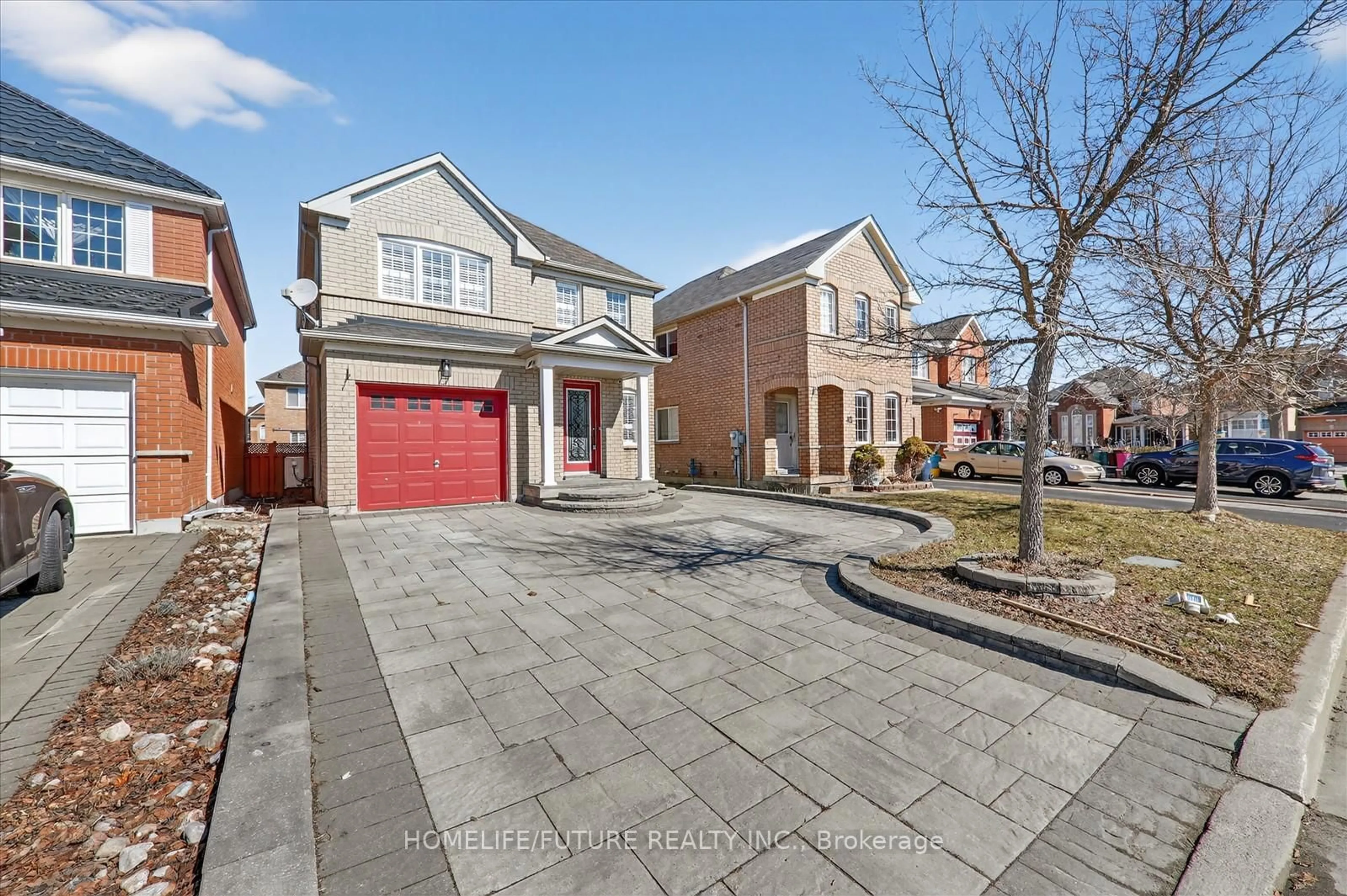 A pic from outside/outdoor area/front of a property/back of a property/a pic from drone, street for 40 Canoe Cres, Toronto Ontario M1X 1X8