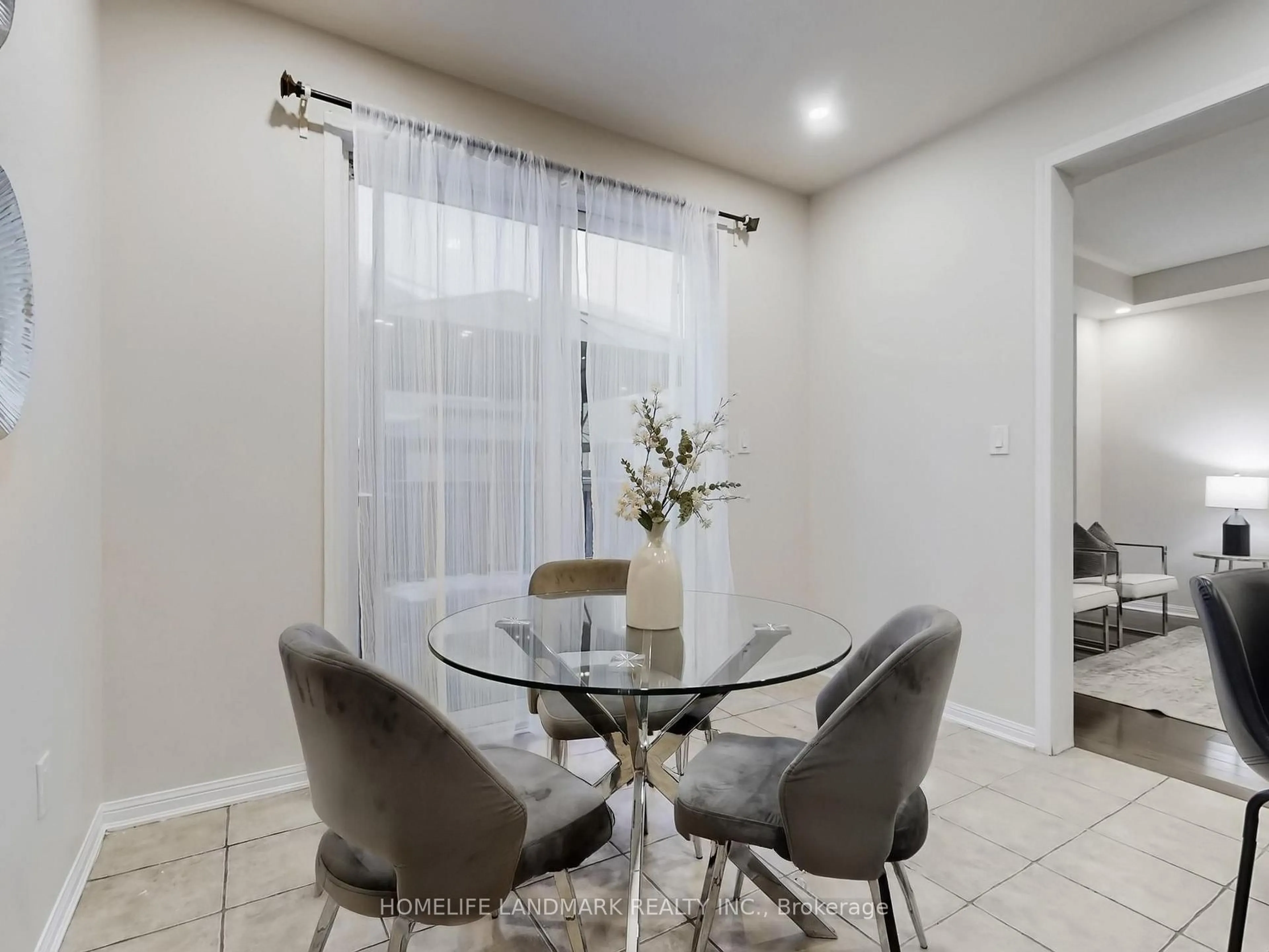 A pic of a room for 1846 Misthollow Dr, Pickering Ontario L1X 0A8