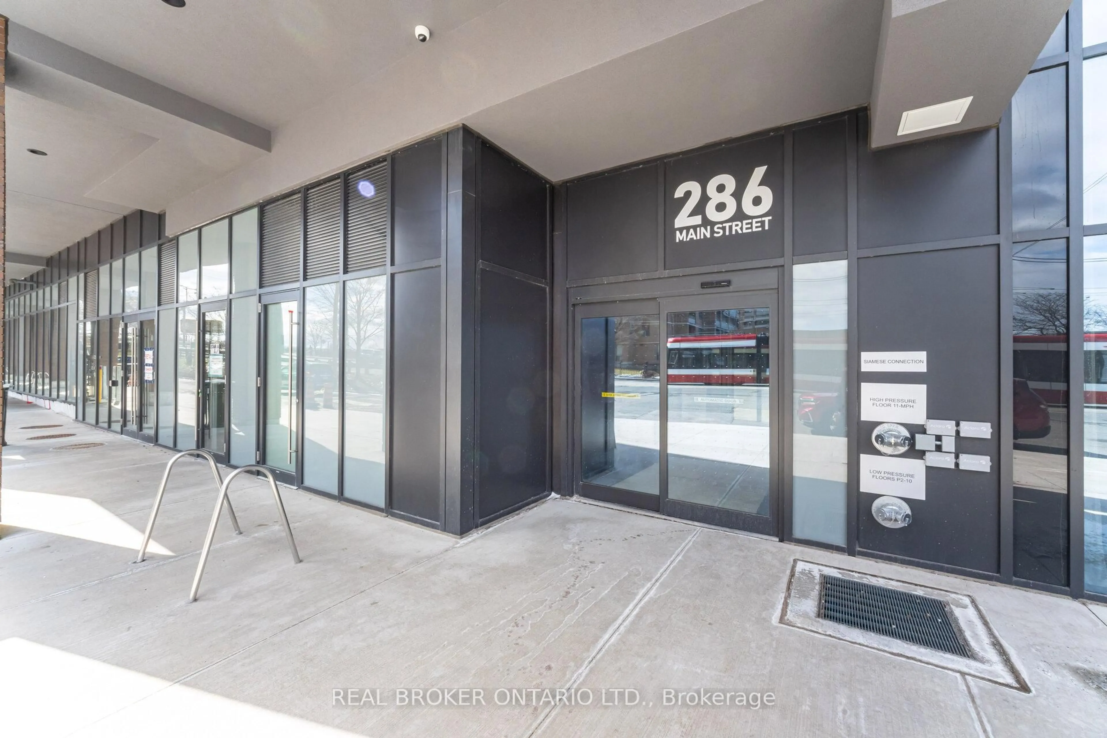 Indoor foyer for 286 Main St #2602, Toronto Ontario M4C 4X4