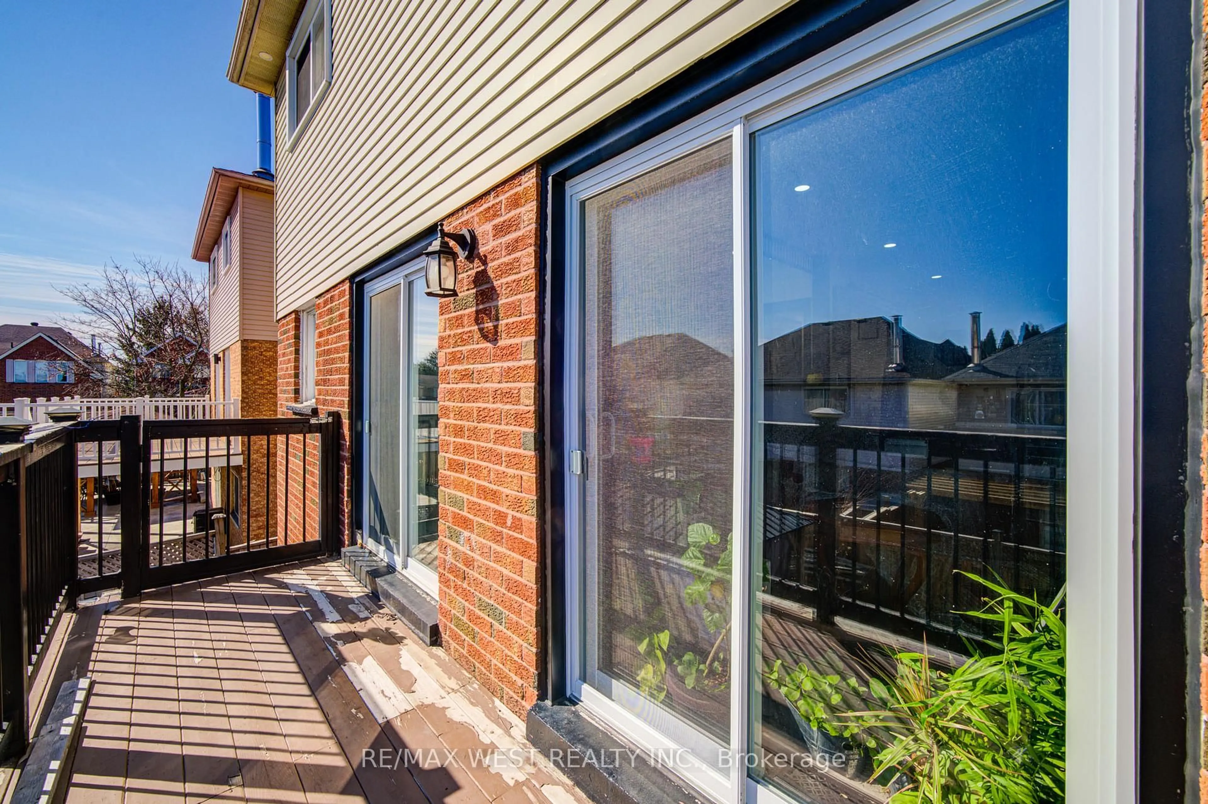 Unknown for 1648 Pepperwood Gate, Pickering Ontario L1X 2K3